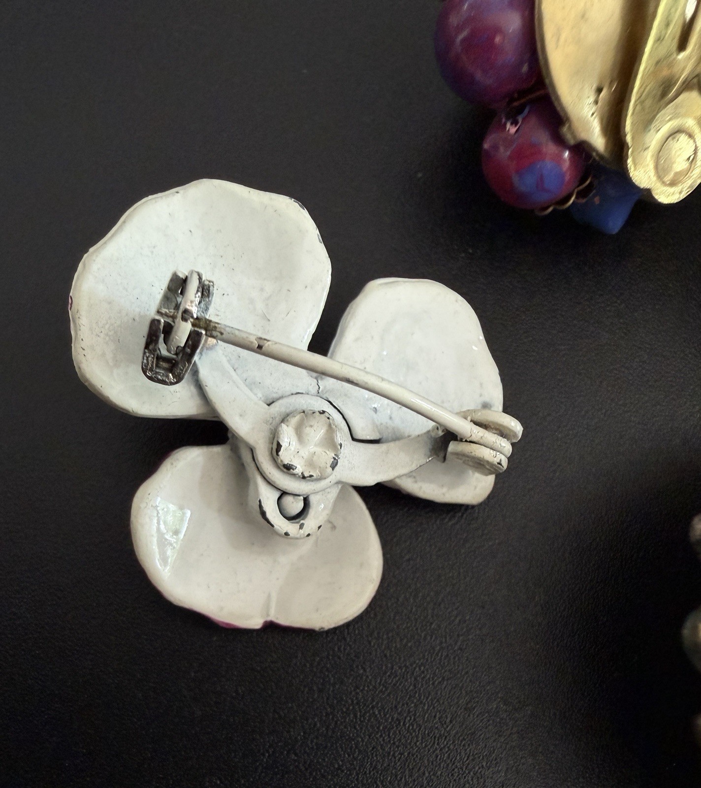 Costume Jewelry Lot 4pc Rhinestone Starburst Brooch Enamel Pansy Hong Kong VTG