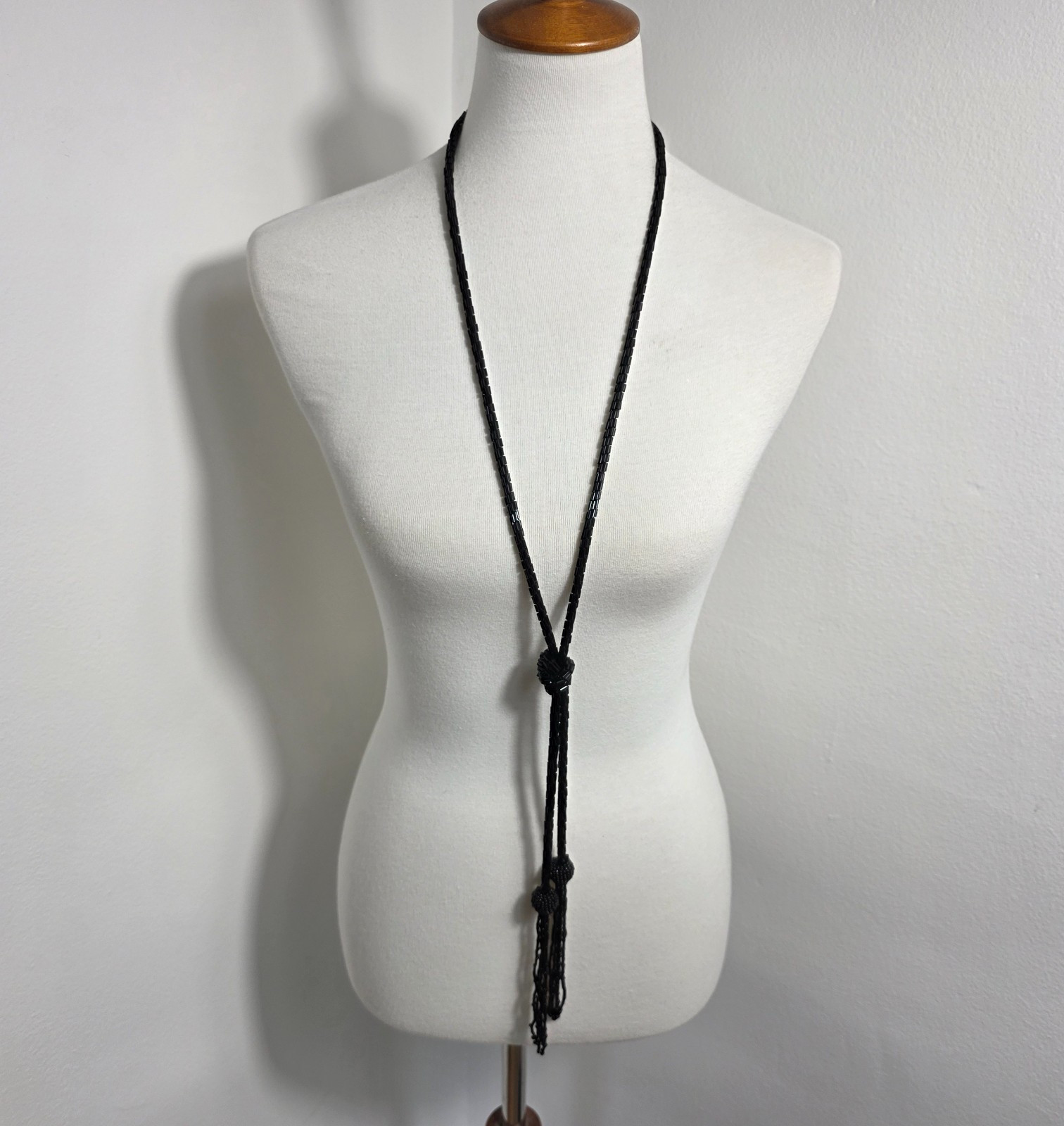 Vintage-Style Black Beaded Lariat Necklace Long Clasp Free Intricate Tassel Ends