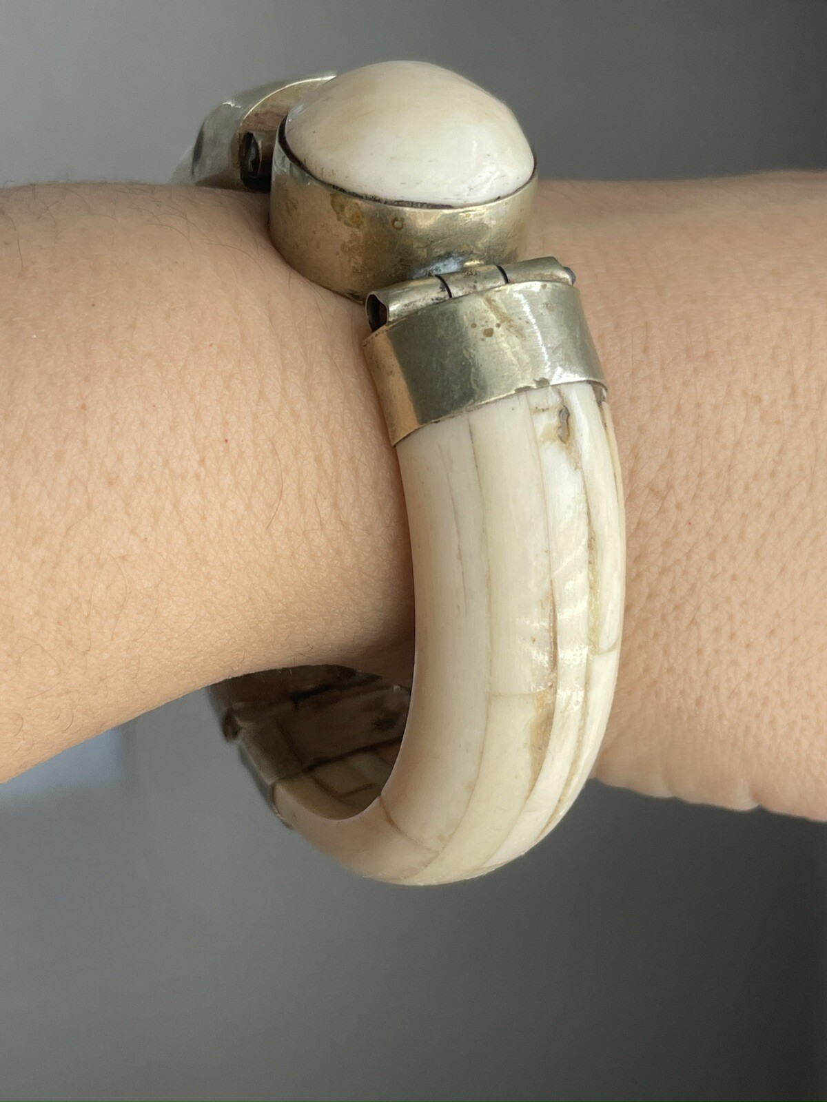 Vintage Inlaid Bone Tribal Hinged Bangle Bracelet Boho Bohemian Jewelry 7 in