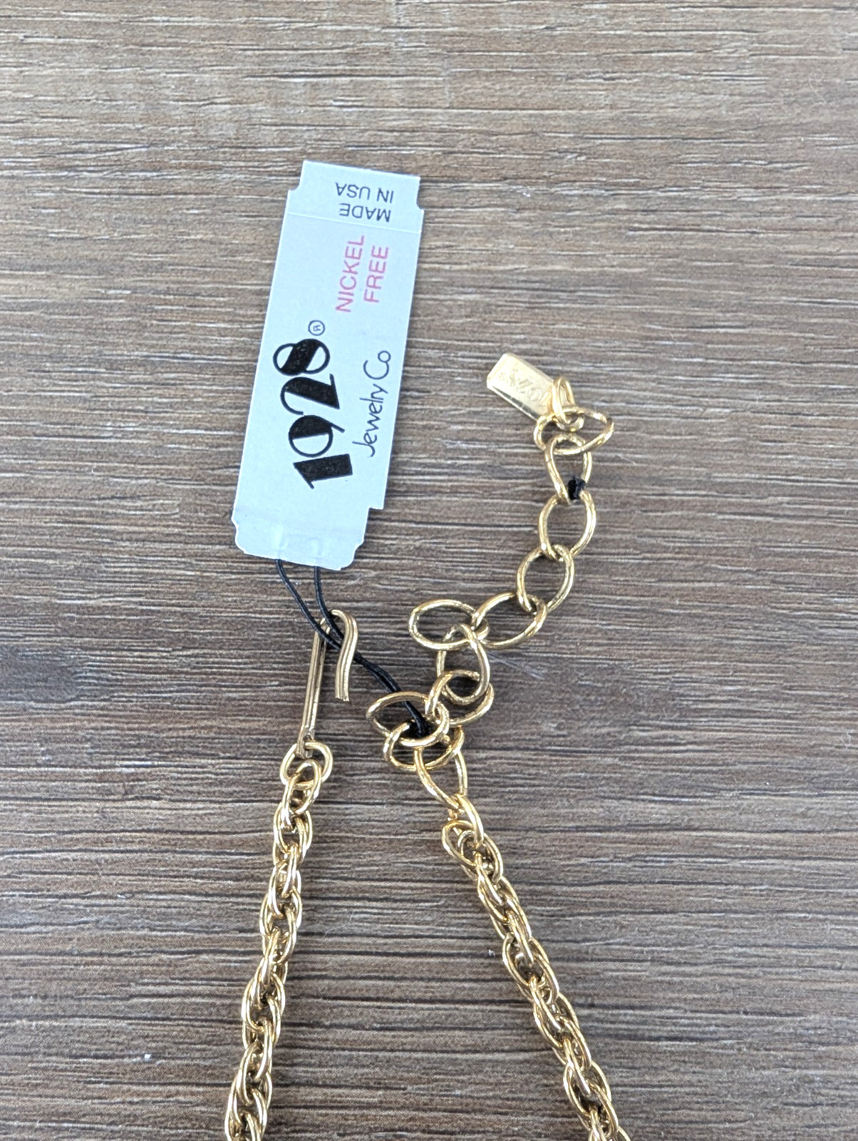 1928 Jewelry Co 19″ goldtone floral necklace nickel free made in USA hook close