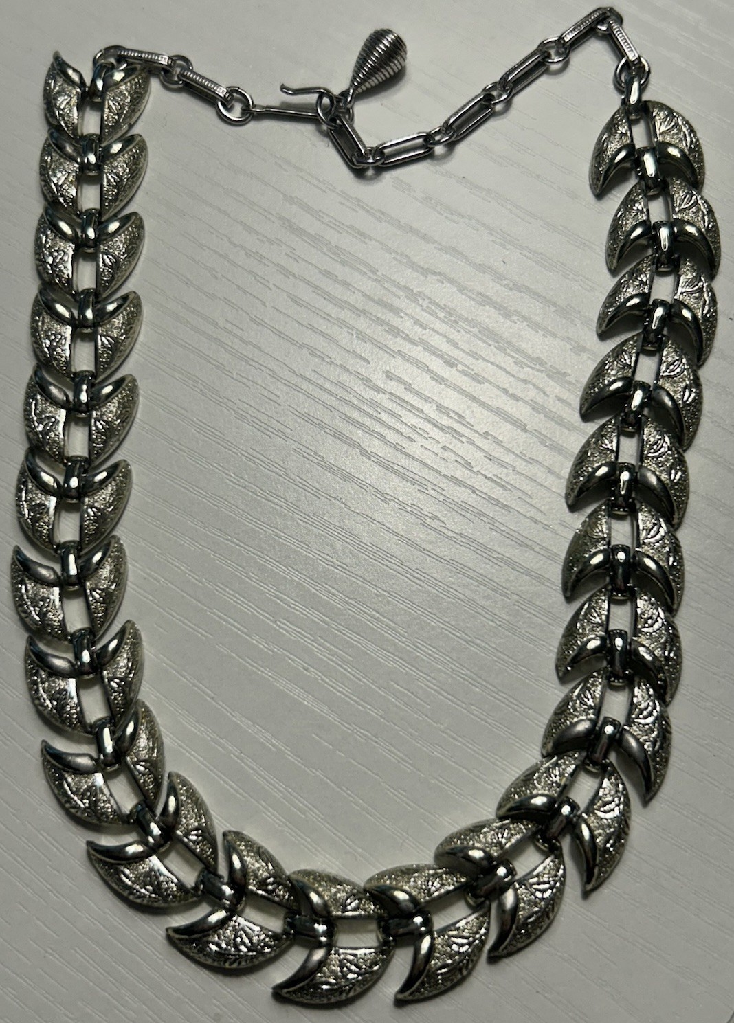 Vintage Coro Antiqued Silver Tone Leaf Link Necklace Engraved Mid Century 17”