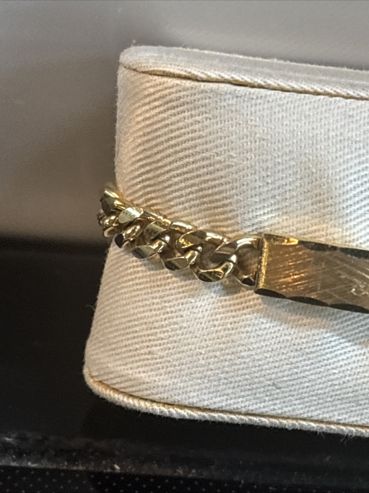 Vintage Speidel ID Bracelet “Mickie” Gold tone 8″ Long Fits a 6” Wrist 6-2-74