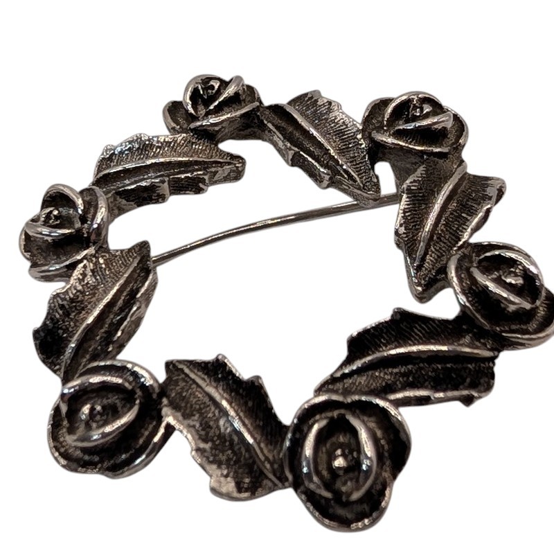 Vintage Sarah Coventry Brooch Signed Rose Wreath Silver Tone Round Pin 1970s