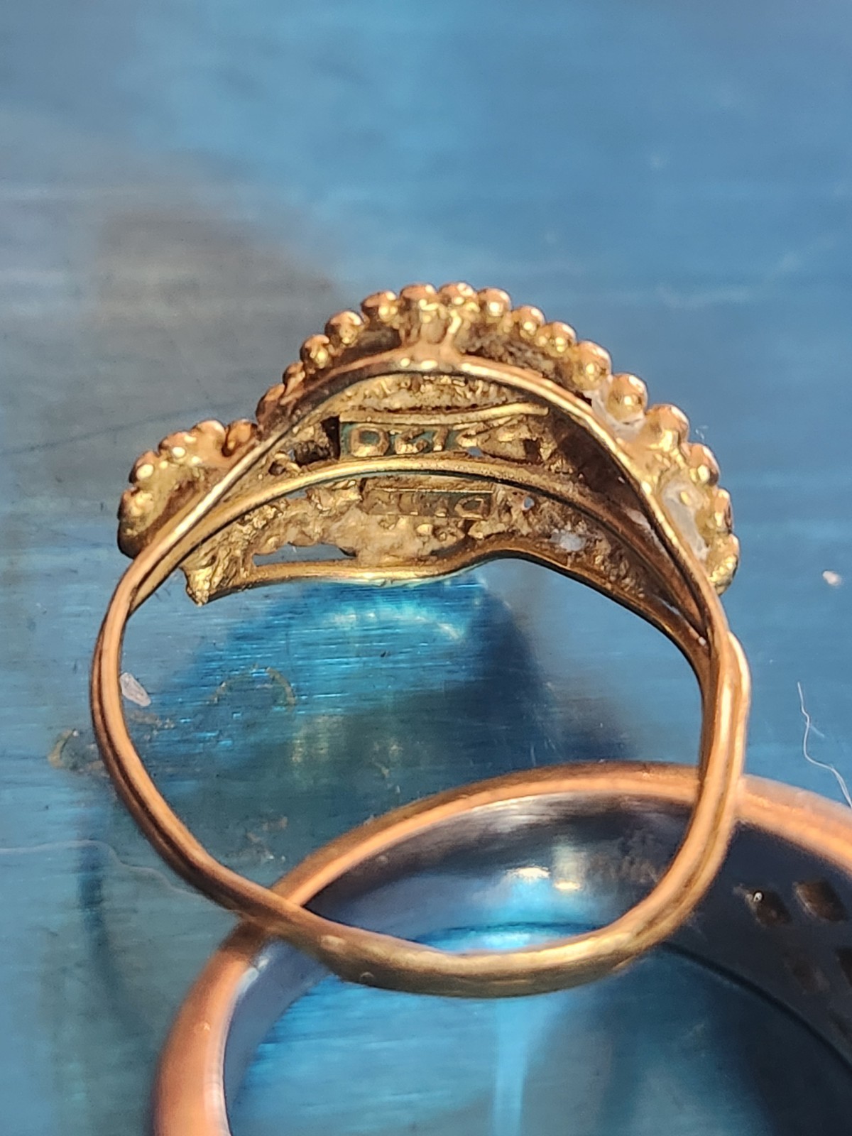 Vintage 22K Heart Shaped DHM manufacturer. Late 20th Century