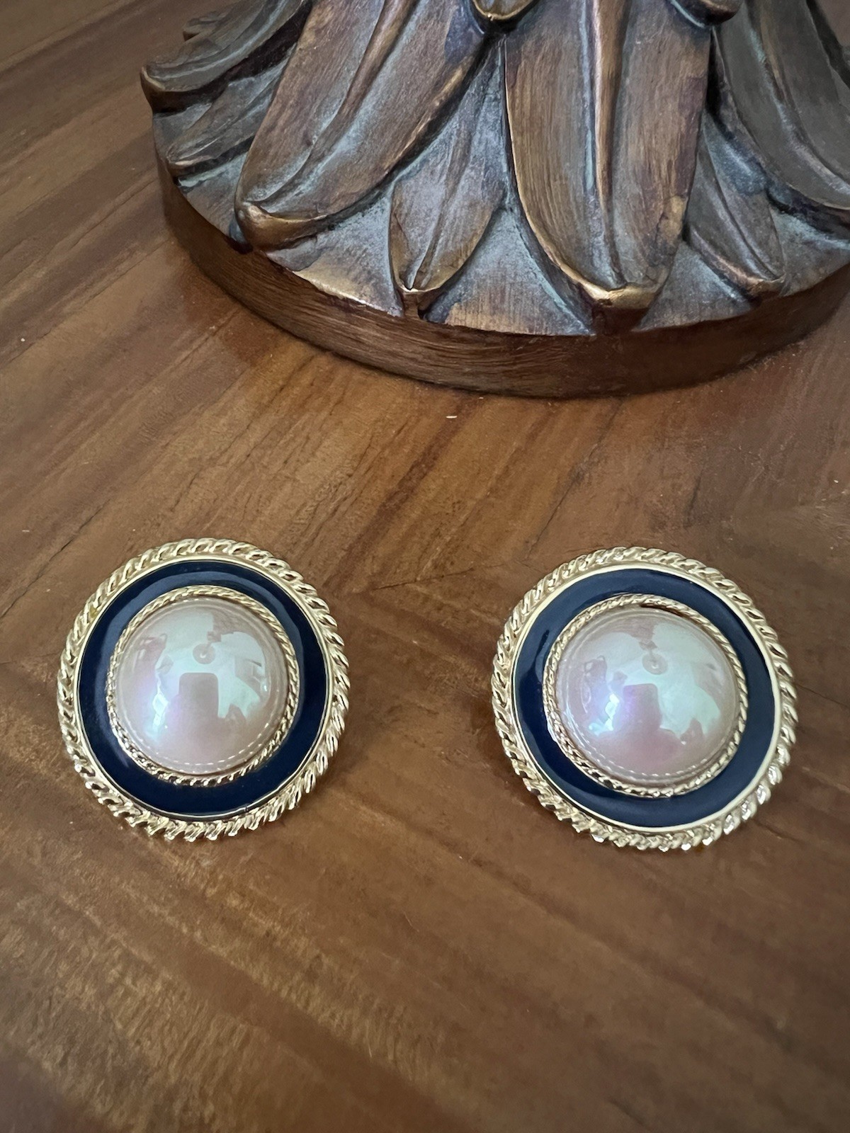 Vintage 80’s – 90’s Faux Pearl, Plated Gold Tone Navy Enamel Pierced Earrings