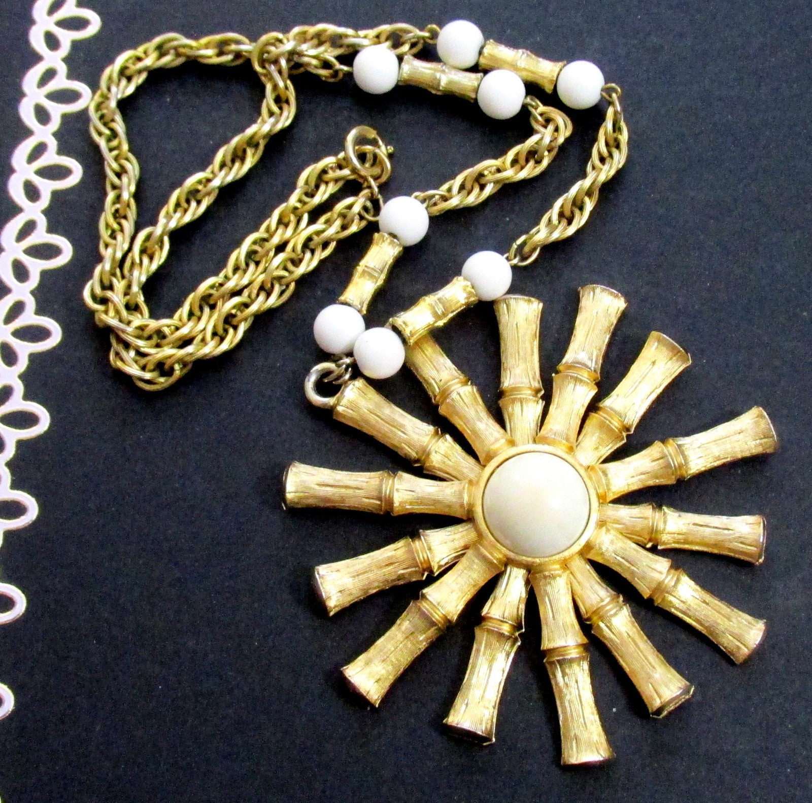 VTG RUNWAY NAPIER BOOK PC GP BAMBOO SUNBURST PENDANT NECKLACE WHITE BEAD FUJIO