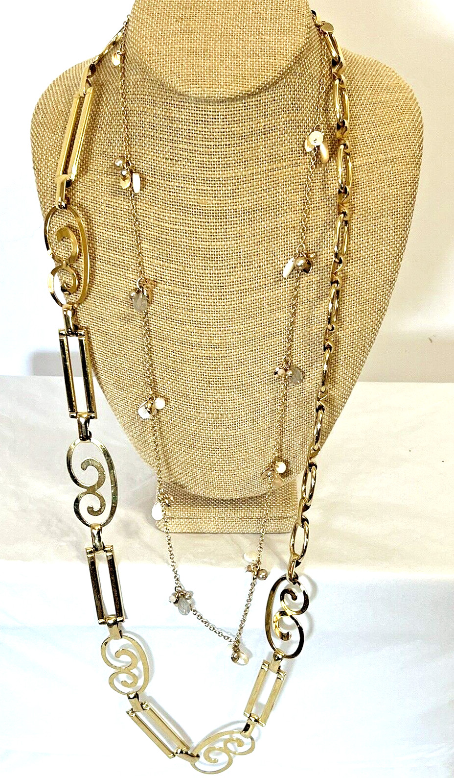 LOT OF 2 NECKLACES GOLD TONE CHAPS VINTAGE CHAIN/BELT MOTHER OF PEARL 32-36 IN