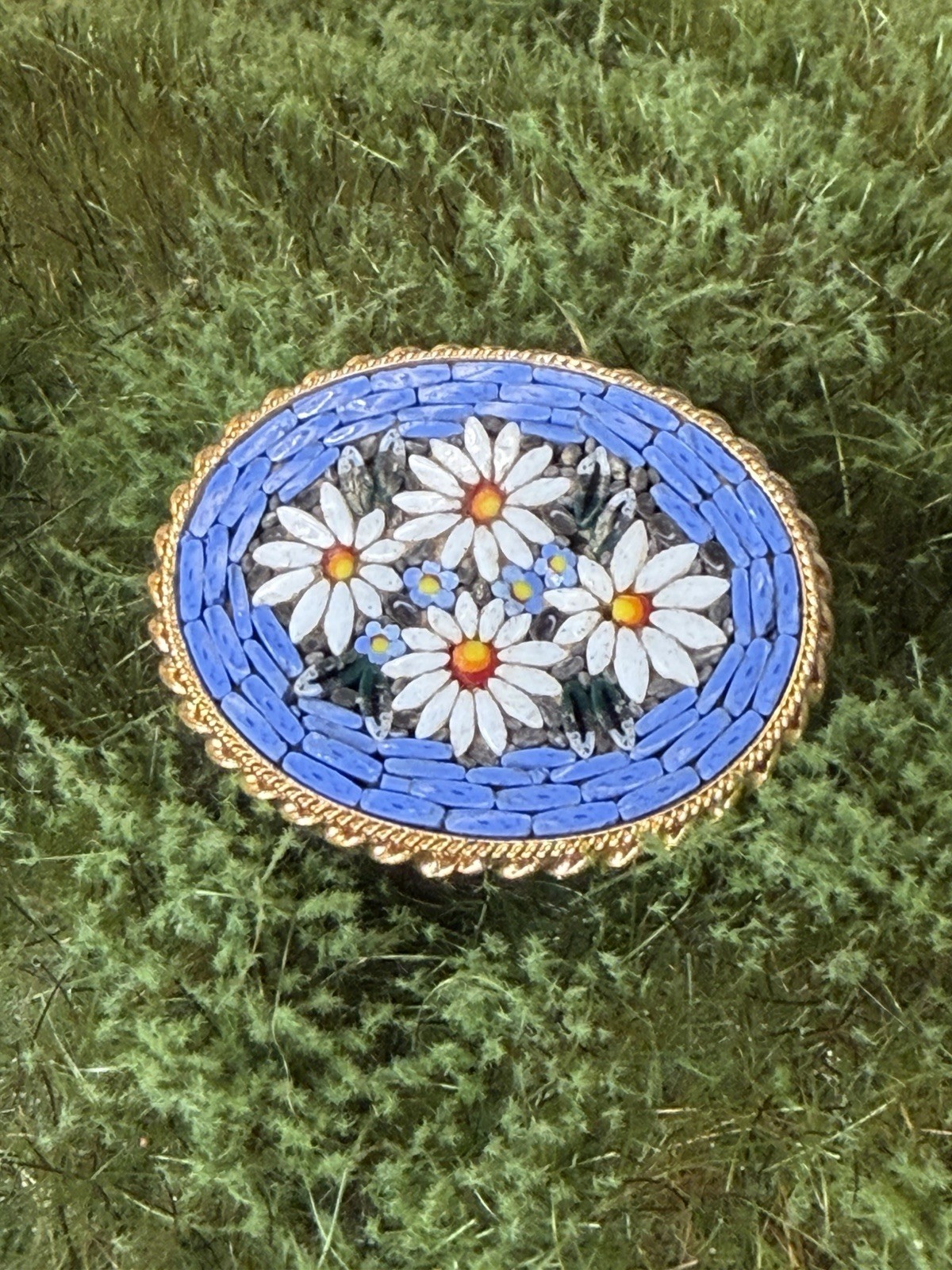 Vintage Italian Micro Mosaic Daisy Flower Floral Gold Tone Oval Pin Brooch