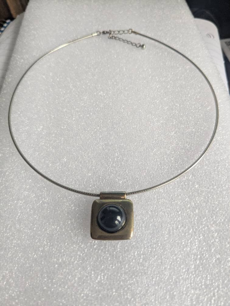 Wire Choker Style Necklace vintage black bead Pendant Good Vintage Cond.