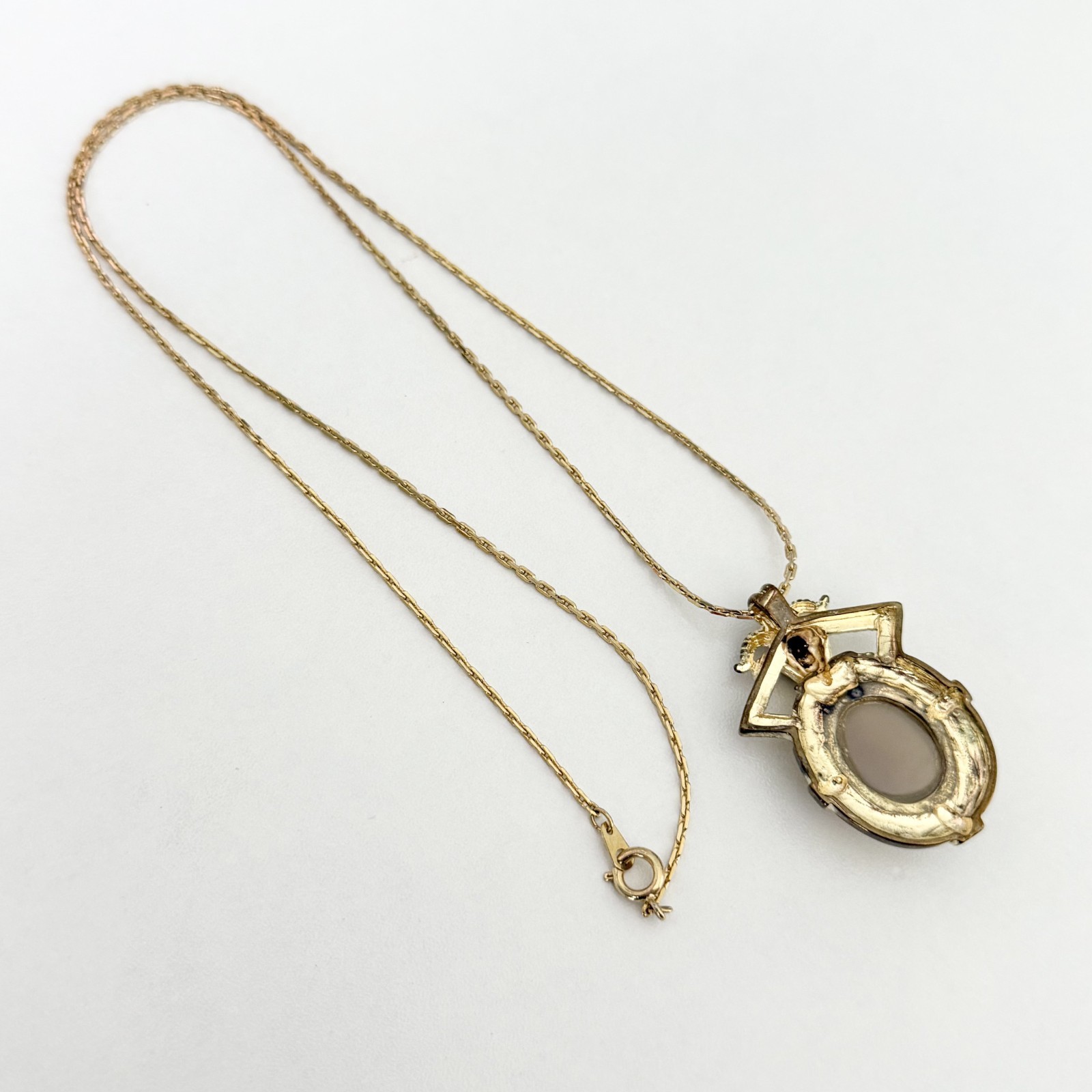 Vintage Opaline Glass Cabochon Aries Ram Pendant Gold Tone Necklace 24″