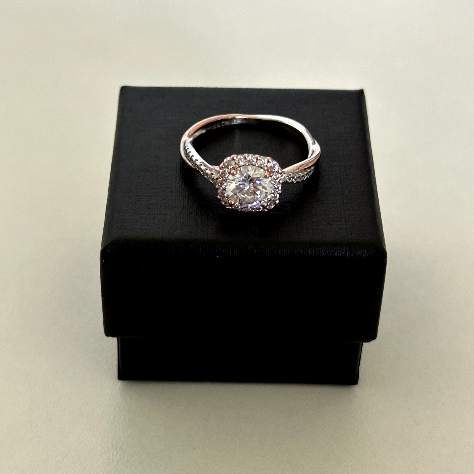 925 Sterling Silver & Rose Gold Plated Two Tone Clear CZ Sparkly Ring Size 8