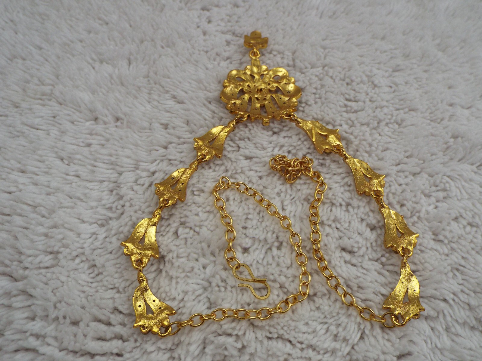 Goldtone Rhinestone Scoop Pendant Necklace (A17)