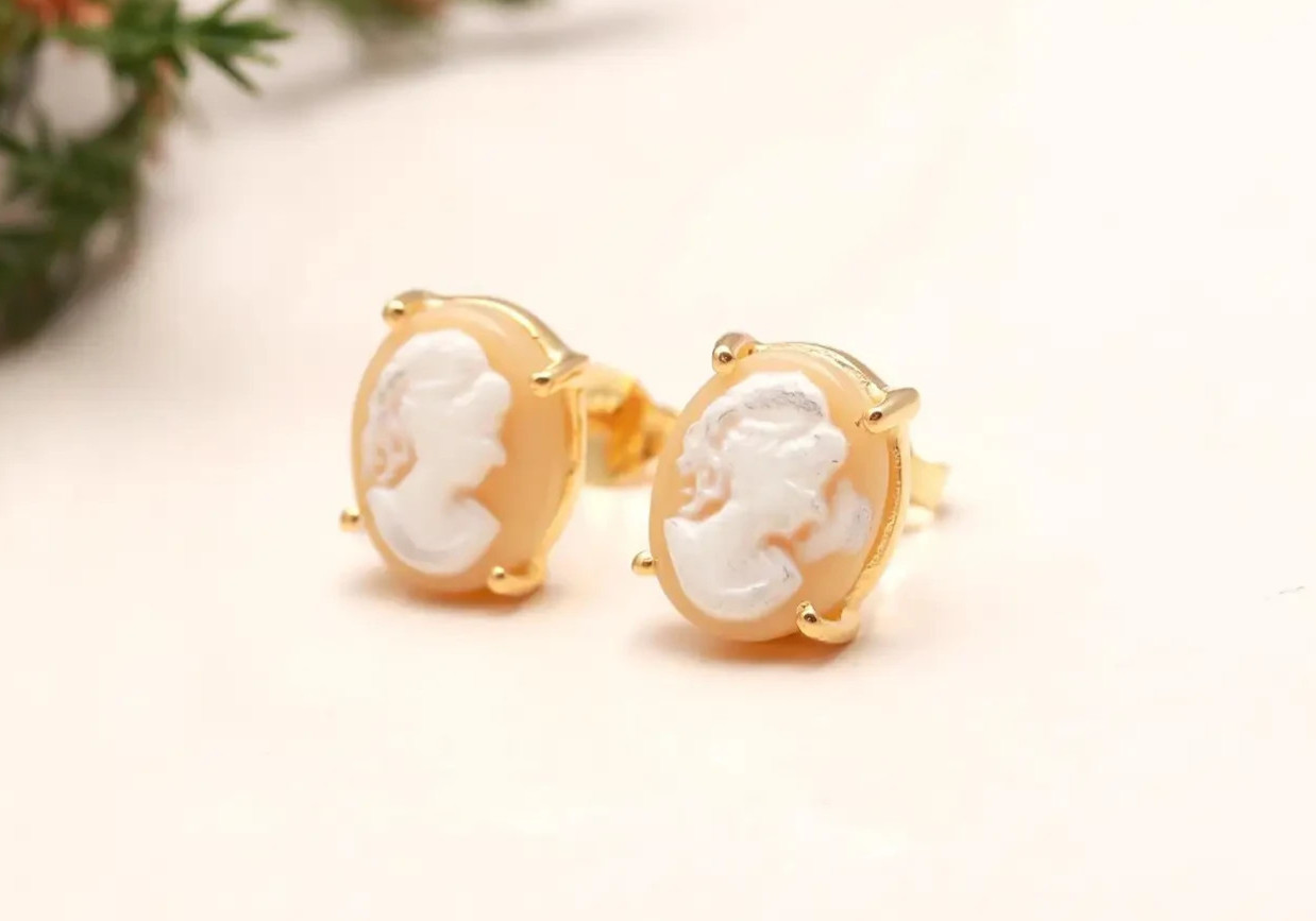 Italian Conch Shell Cameo Earrings 14K Gold Plated Sterling Silver ½” MSRP $95