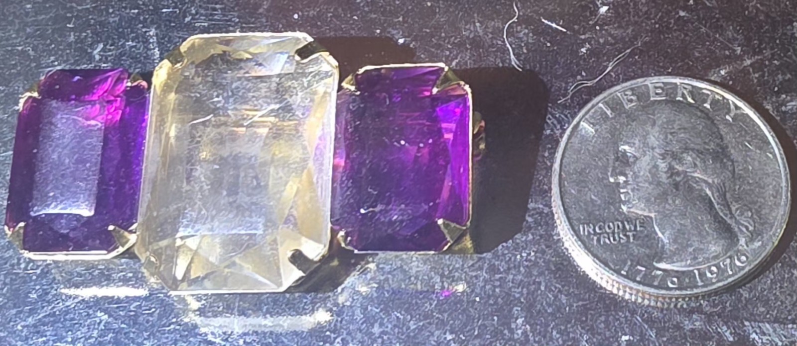 Bar Chunky Purple Clear Rhinestones AVON Vintage Gold Brooch Pin M-3528*