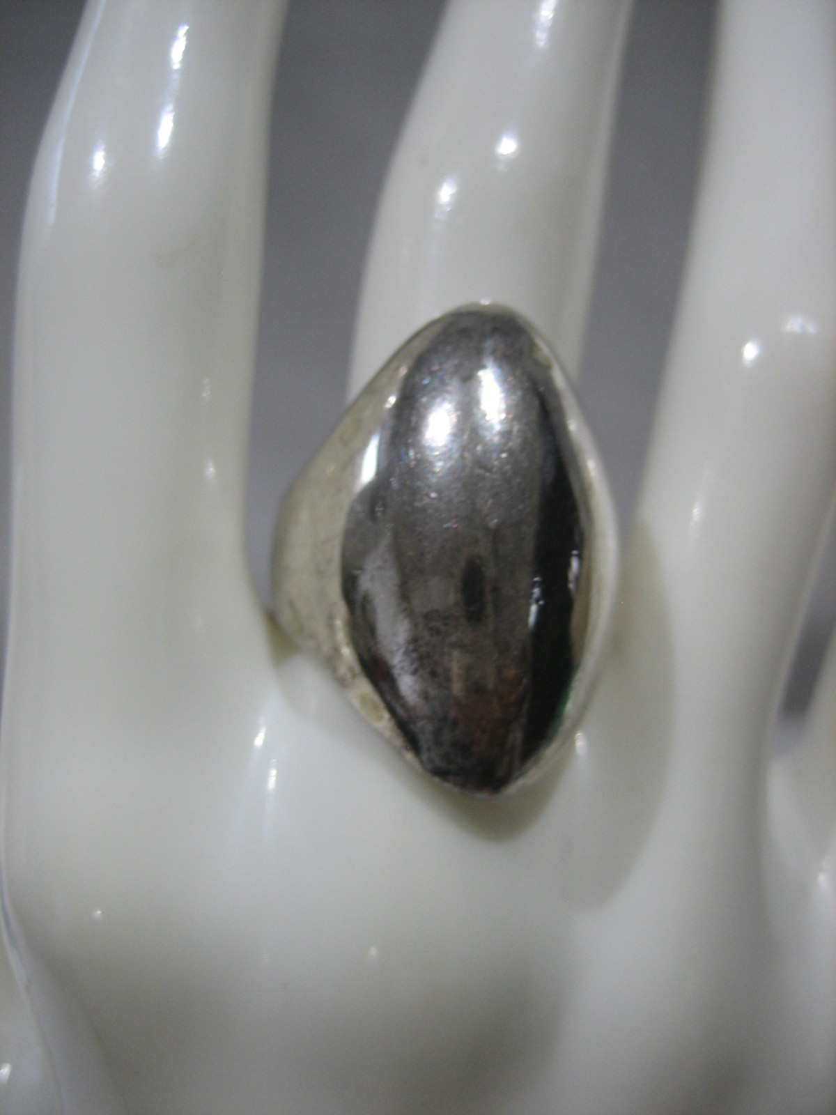 VINTAGE STERLING SILVER 925 MARKED MC MODERNIST DOME RING SIZE 8.5