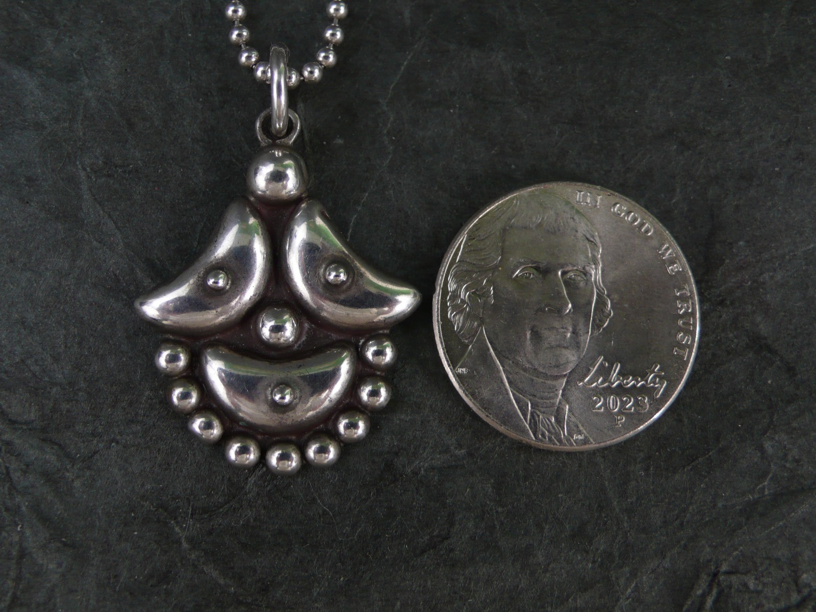 VINTAGE STERLING SILVER PUFFY CRESCENT MOON PEBBLED PENDANT NECKLACE ITALY CHAIN