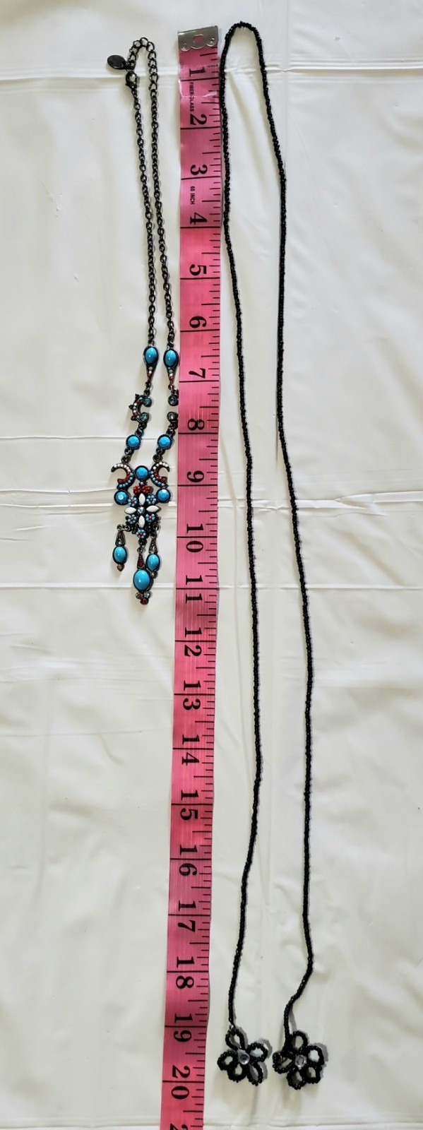 Lot of 2 Necklaces Pre-owned