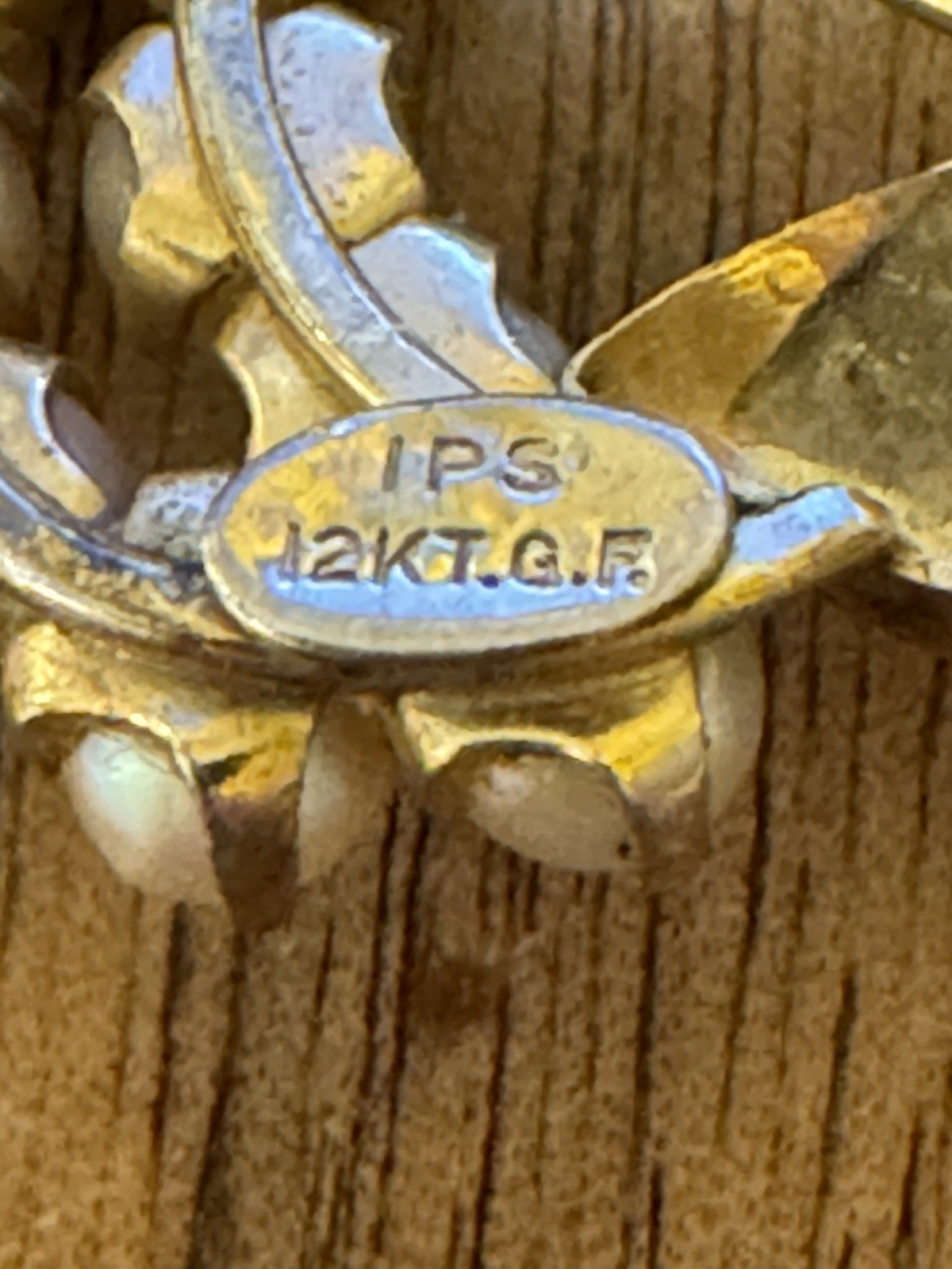 Vintage 1/20th 12K Gold Filled IPS 2” Vining Leaf Pin Brooch w/14 Pearls~6 Grams