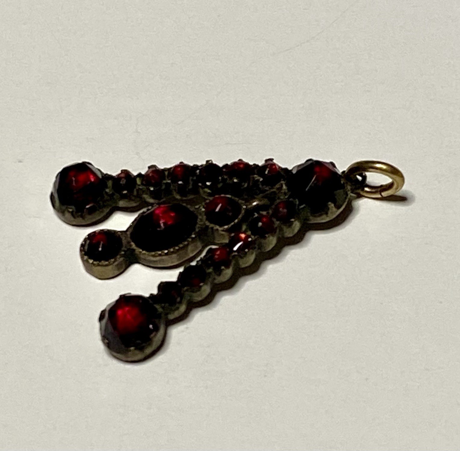 Victorian Garnet Pendant – circa 1837-1901, Low Carat Gold (5F149)