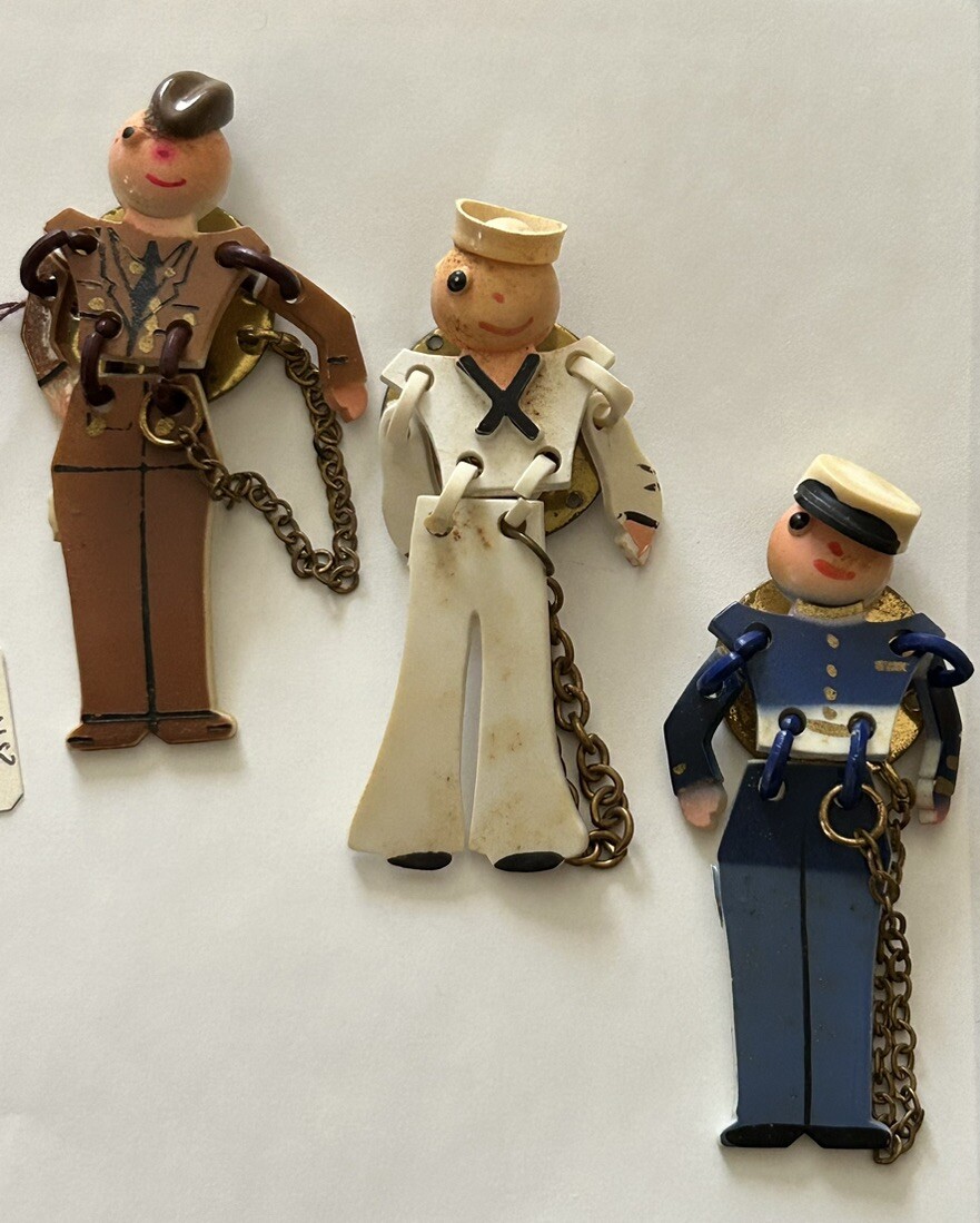 3 Vntg painted celluloid JOINTED SOLDIER ARMY PIN WWII era articulated men 2.5″