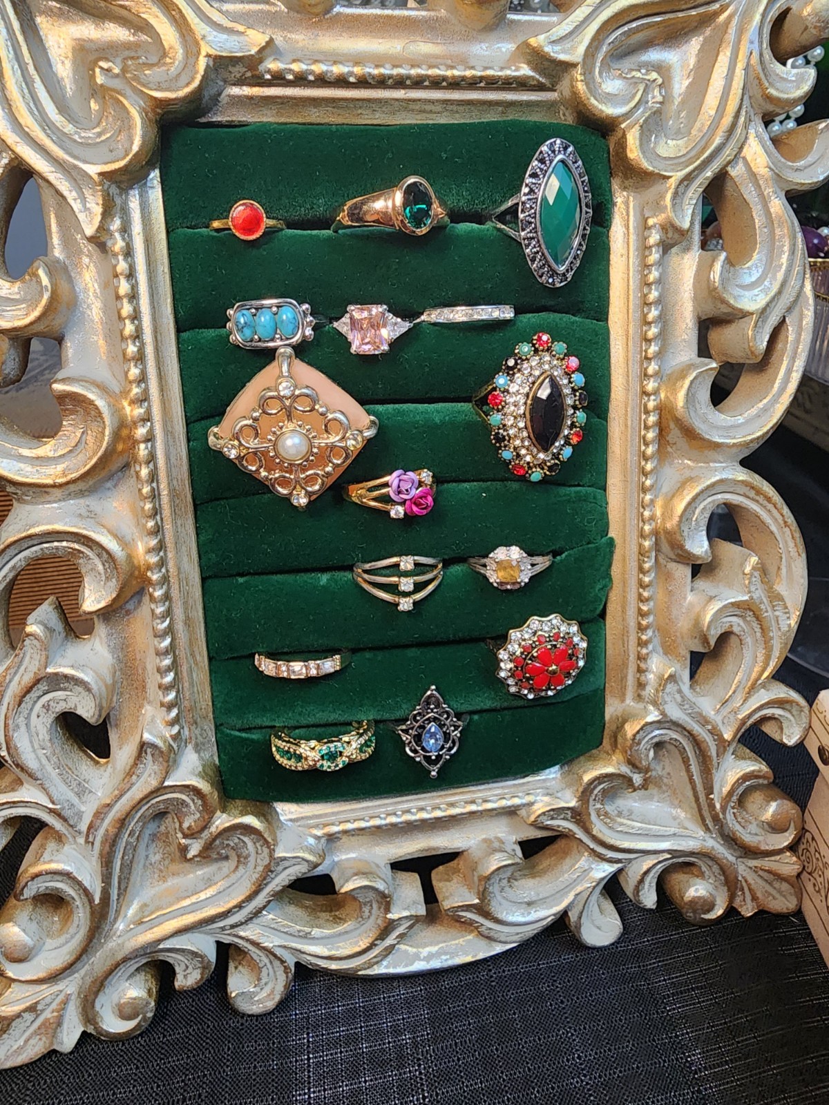 1 lb Vintage / Modern Jewelry Lot Wearable Rings, Bracelets, Brooches, Necklace