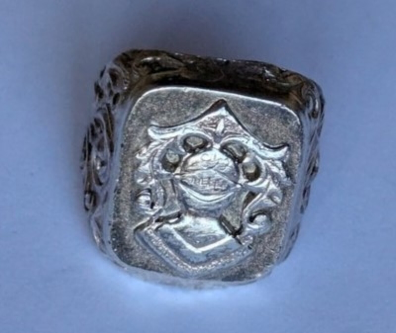 Vintage men’s signet ring sterling silver 925 Size 9.5 Weight 8.94 g. Knight.