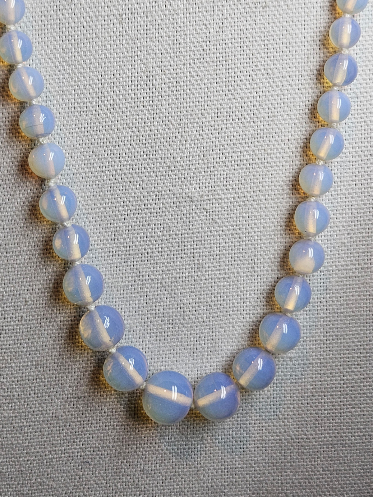 Antique Vintage OPALINE OPALESCENT GLASS Graduated BEAD NECKLACE 32″