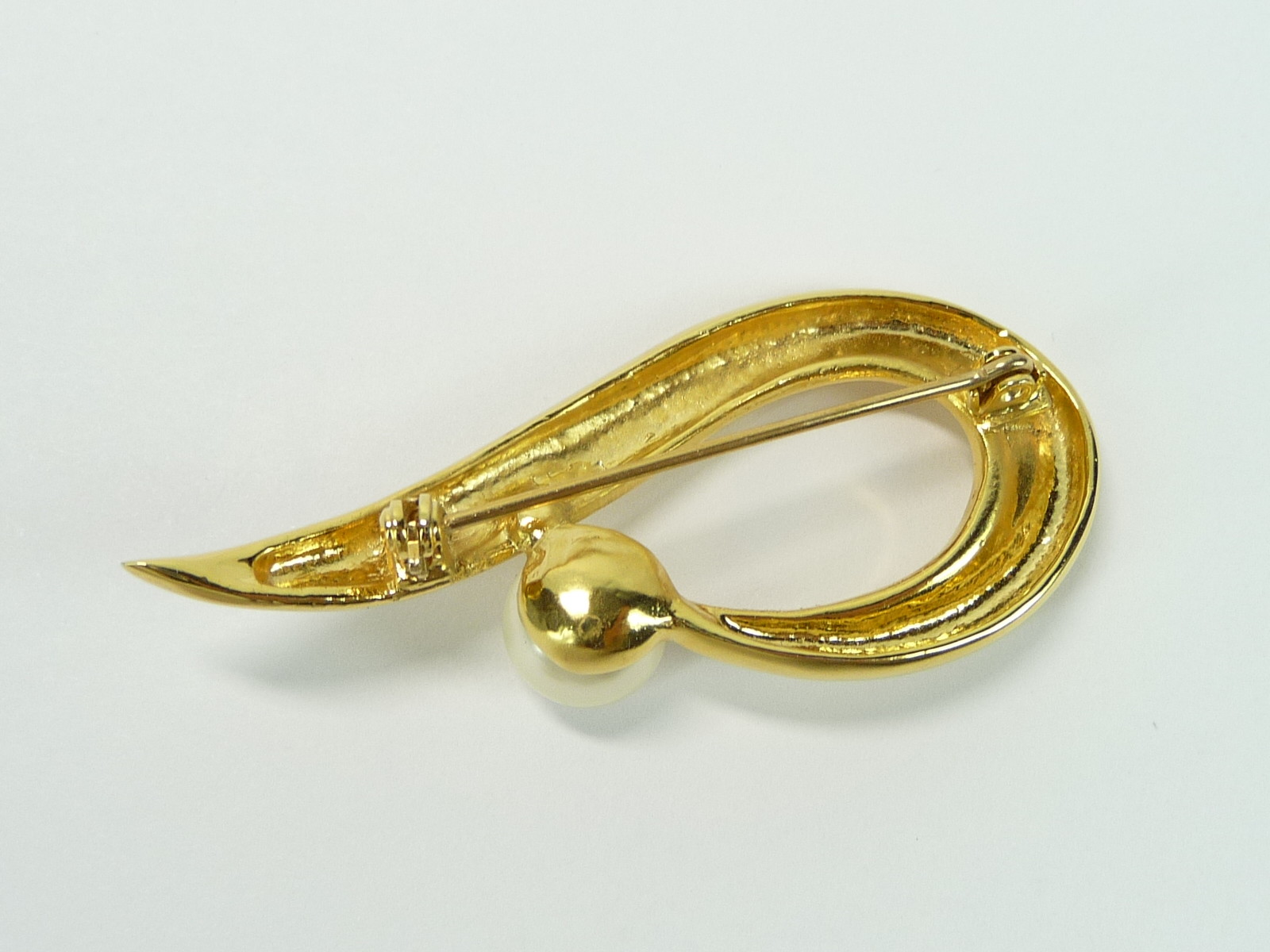 Vintage Estate Brooch Pin Gold Tone Classic Modernist w Faux Pearl USA Seller