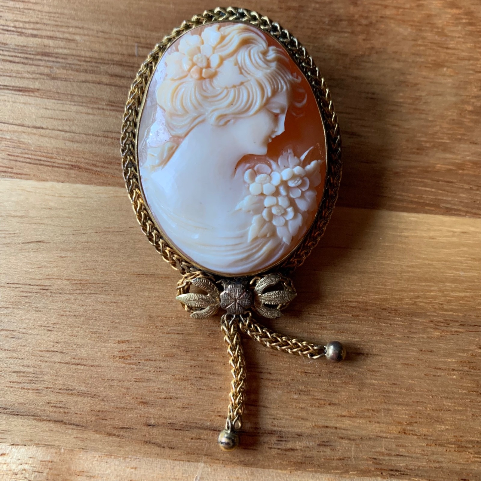 Hand Carved Cameo 1/20 12K Gold Brooch Pin
