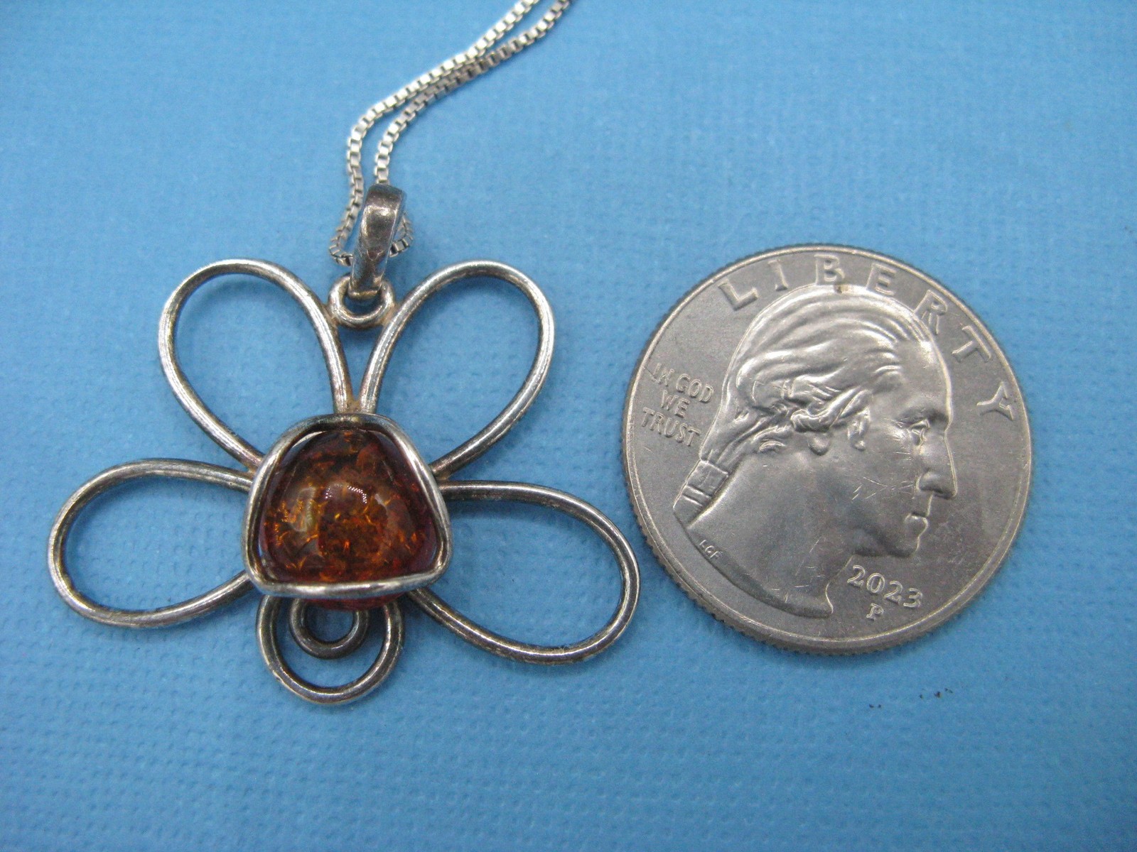 Amber Waves Honey Bee Necklace Amber Poland Sterling Silver 18″ Chain AGI Italy
