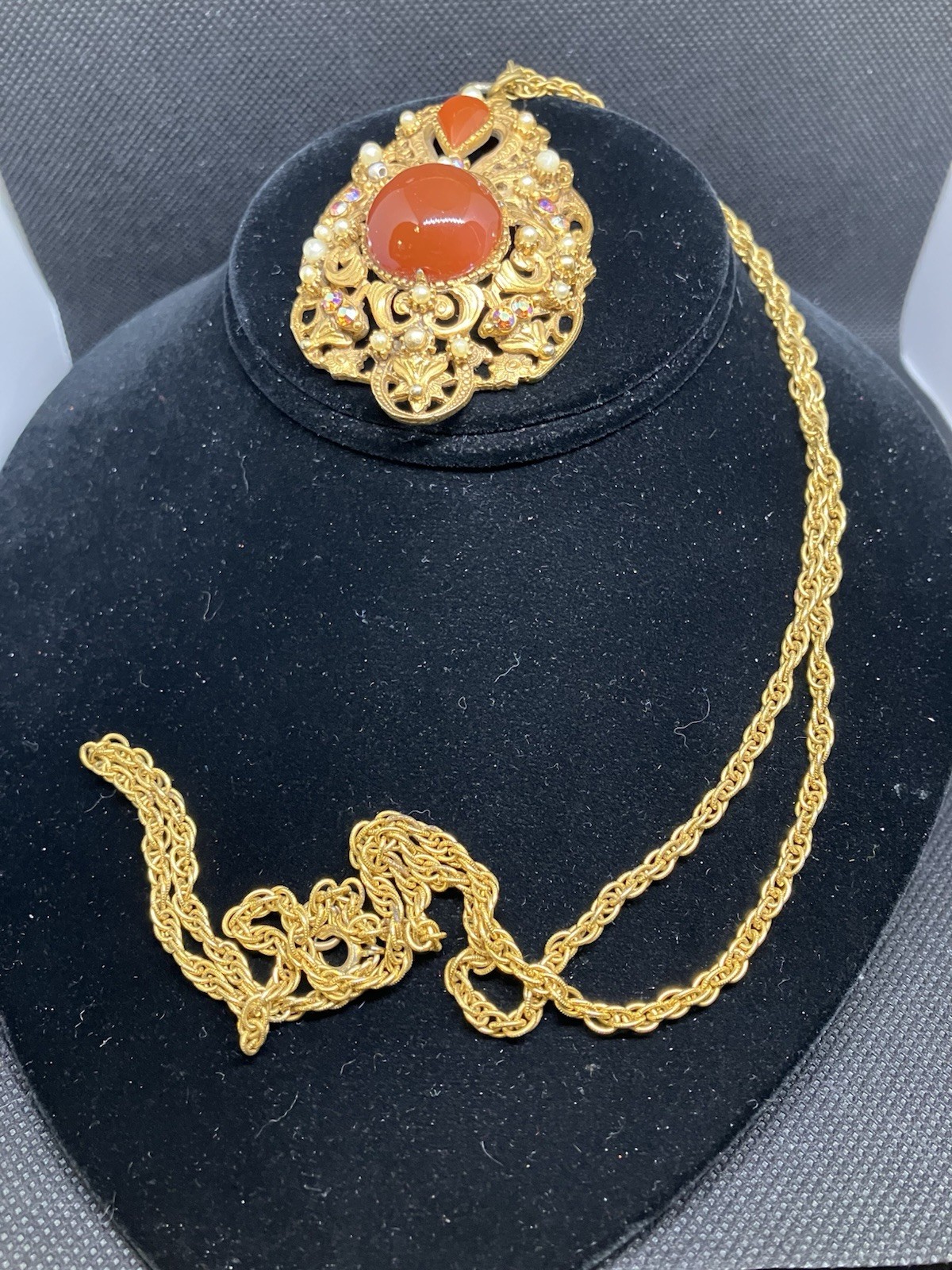 BEAUTIFUL FLORENZA GOLDTONE CARNELIAN & RHINESTONES & PEARLS PENDANT NECKLACE