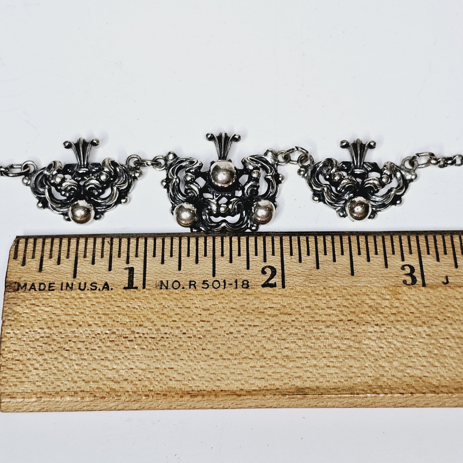 Vintage Mid-Century MN 835 Silver Traditional Floral Design 3D Necklace