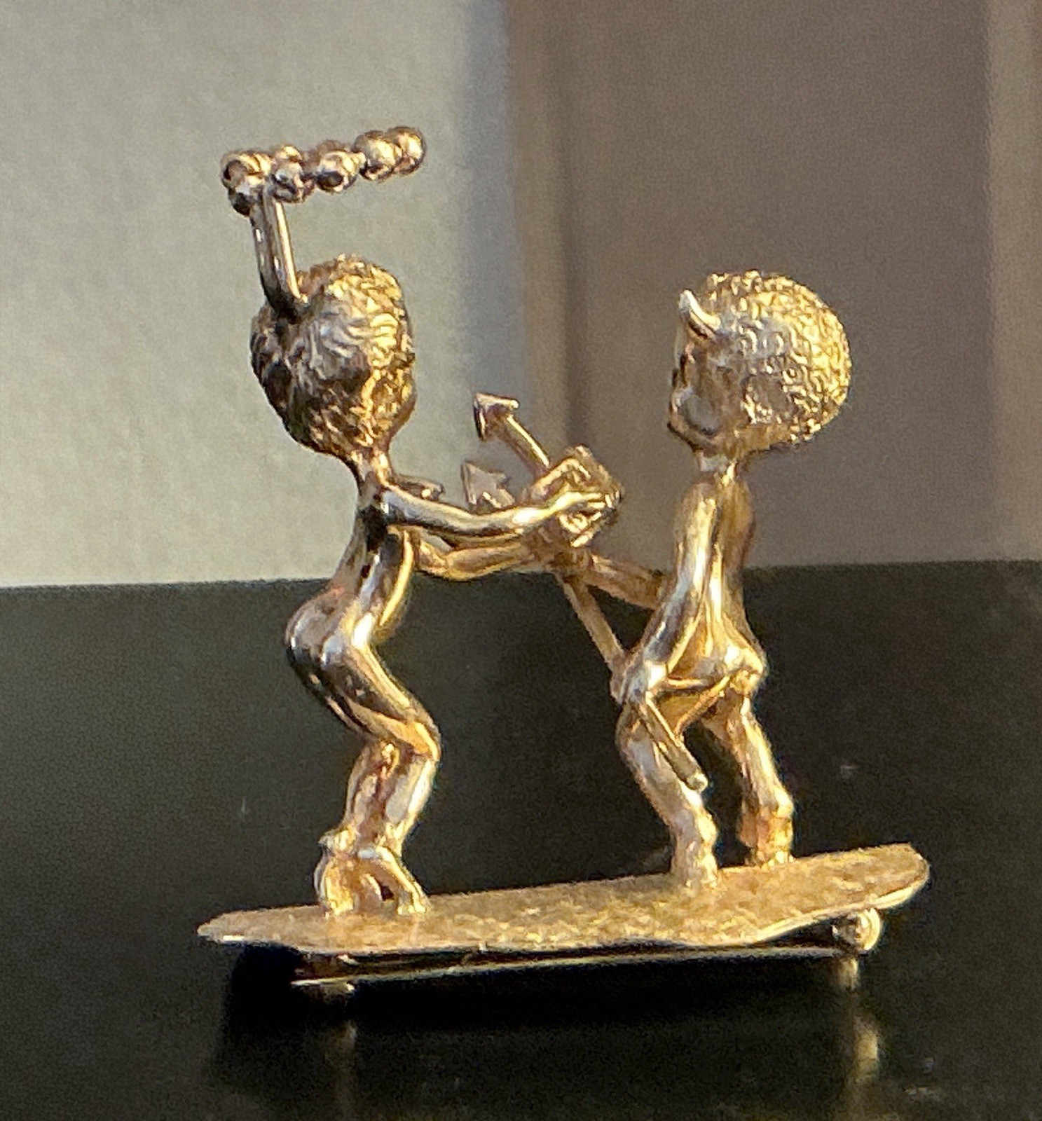 Solid 14k Gold William Ruser “The Two Angels” Brooch Fur Clip 30g Ruby Sapphire