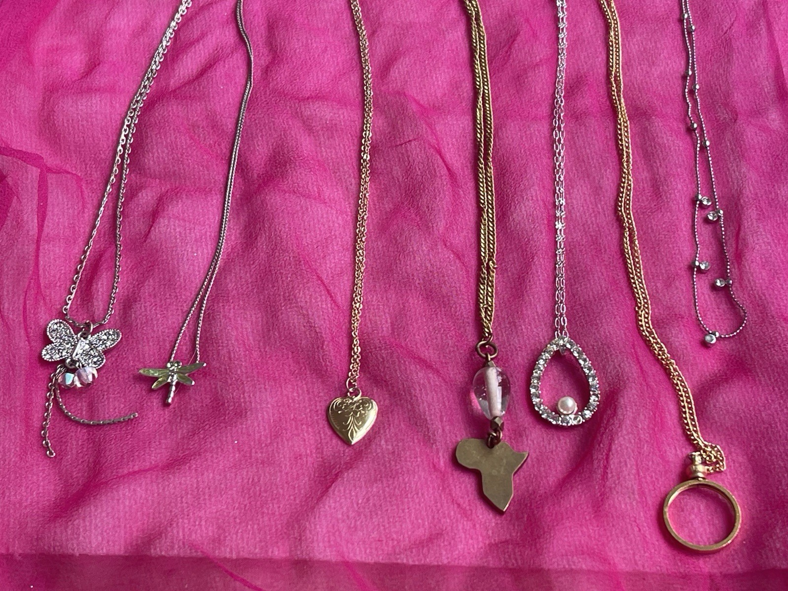 Estate Find All Wearable Pendant Necklaces Jewelry Lot Of 7 Gold /Silver Tone