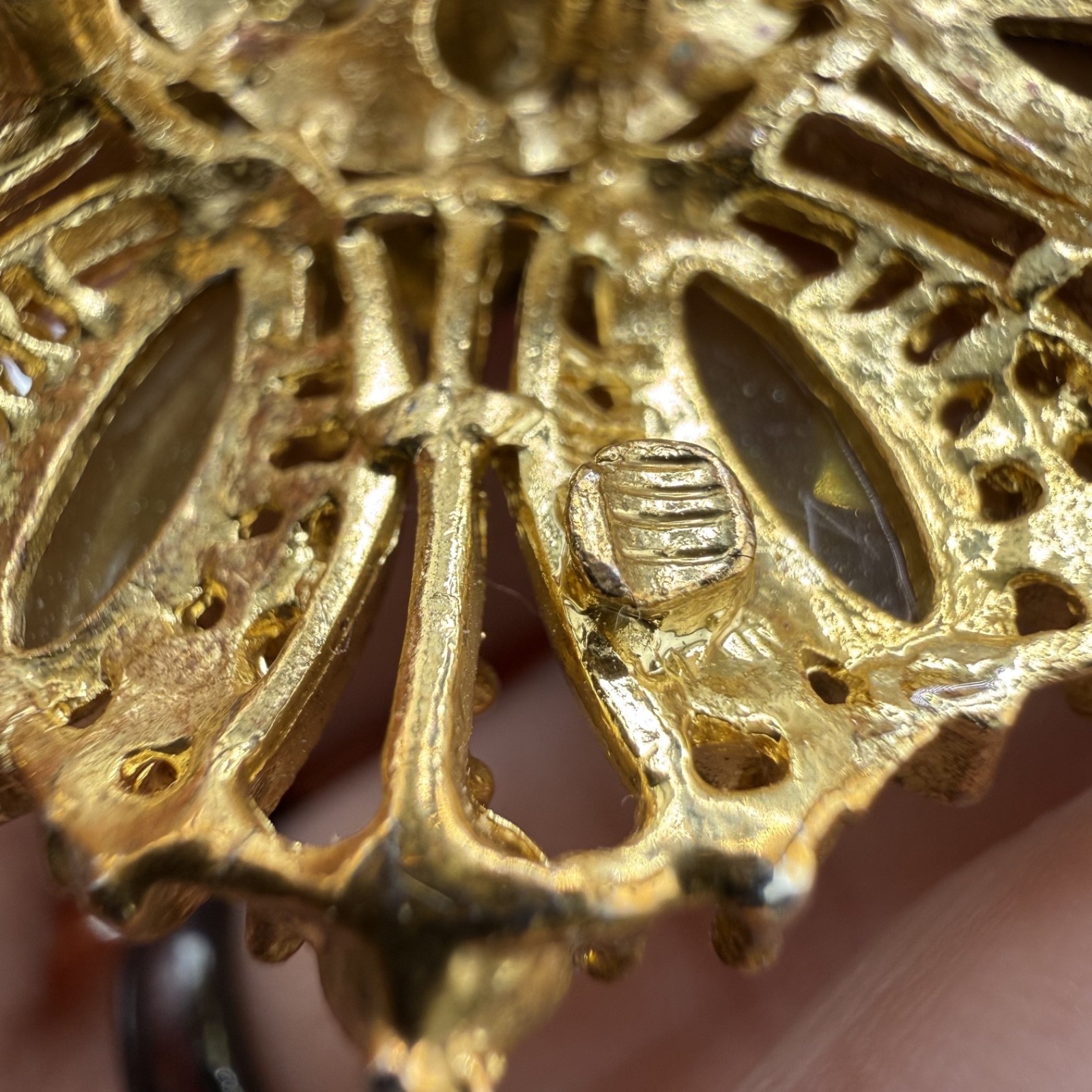 Vintage Rhinestone Hinged Bangle Flower Gold Tone Spring 6”