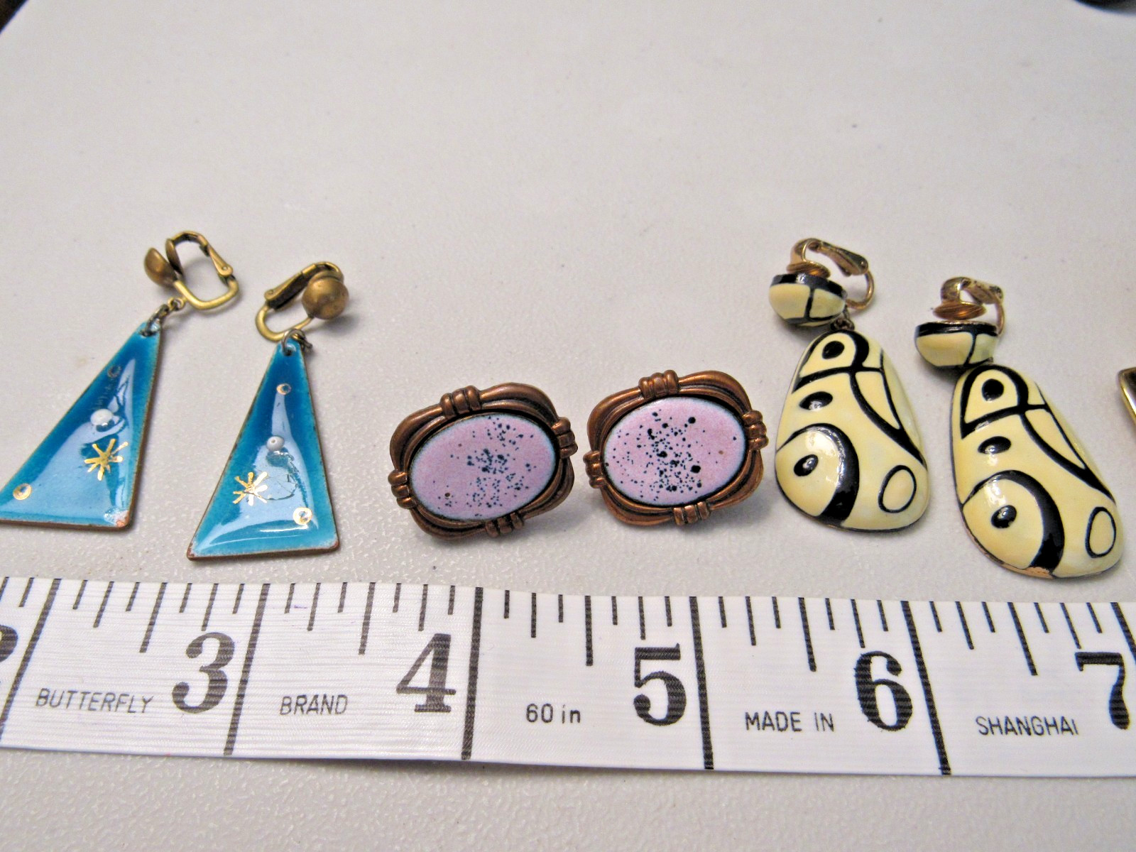 LOT OF 33 VINTAGE EARRINGS CLIP SCREWBACK ENAMEL RHINESTONE EISENBERG SARAH COV