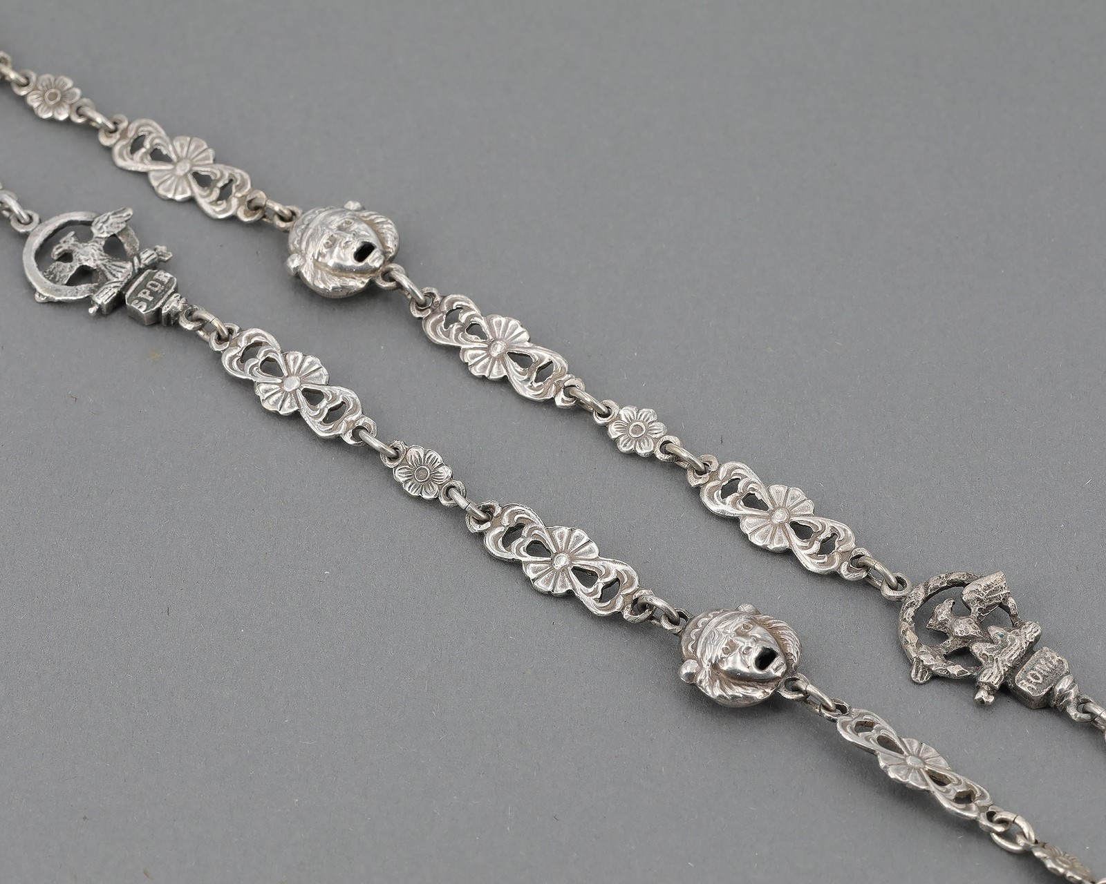 Antique Unsigned Peruzzi 800 Silver Roman Renaissance Revival 38″ Necklace