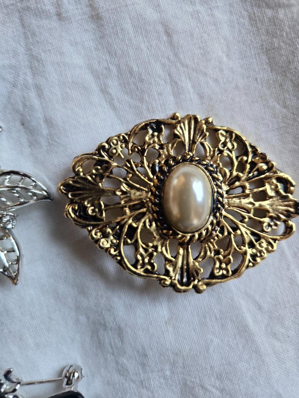 Lot of 4 Misc. Brooches, Dragonfly, Flower and etc. #AA