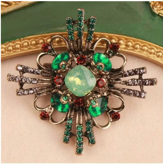BROOCH- Vintage Style Brooch with Inlaid Green and Burgundy Rhinestones