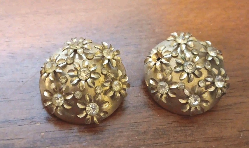 Vintage Barclay Daisy Cluster Rhinestone Clip On Gold Tone Earrings MCM Jewelry