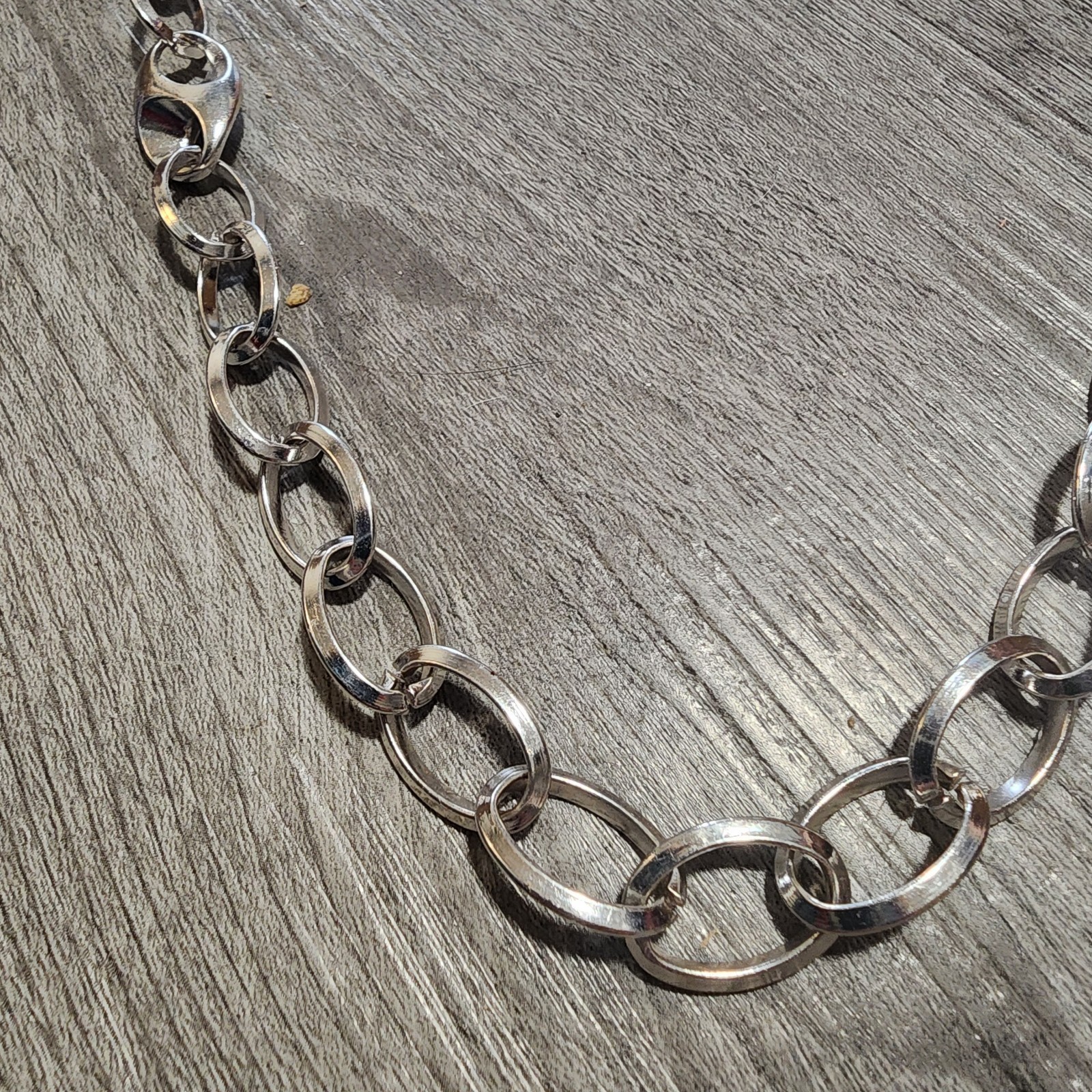 Liz Claiborne Silver Tone Choker Necklace Long Chain 41″ Hammered Links Signed