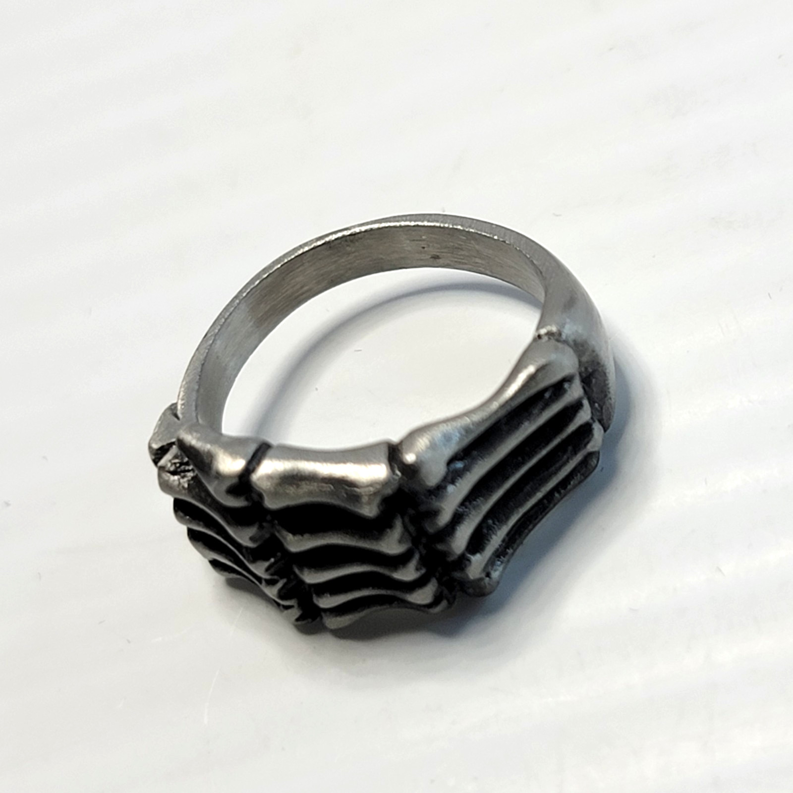 Vintage Pewter Skeleton Hand Wrap Ring Size 8 Gothic Biker Punk Skull Bone