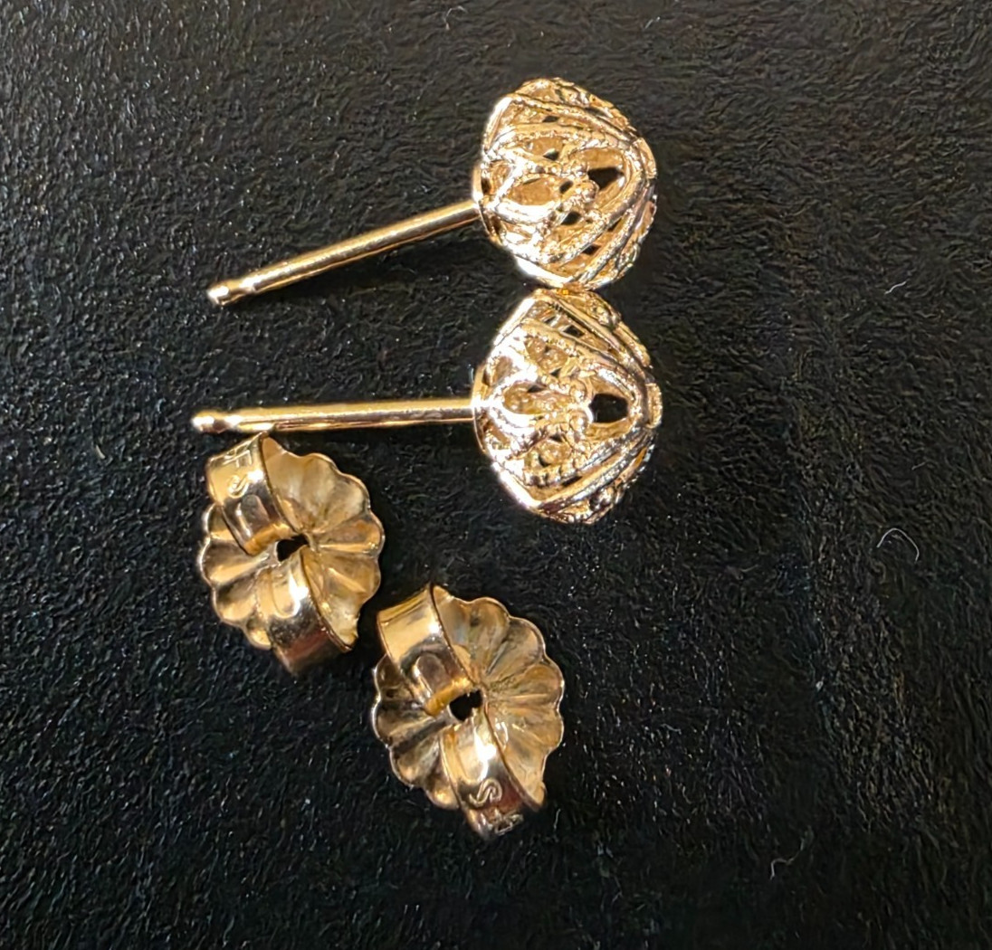 Vintage 14k Yellow Gold 6mm Filigree Flower Dome Stud Earrings – 0.6 g Starburst
