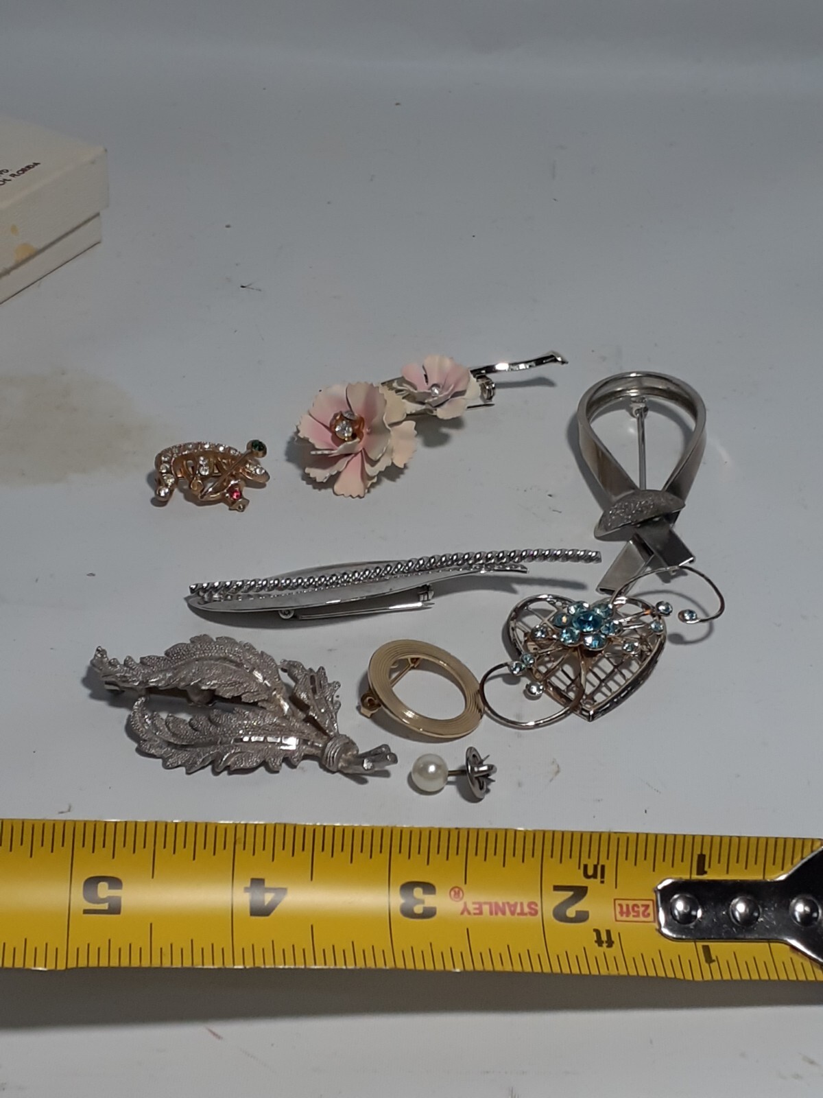 Vintage And Other Unsigned Rhinestone And Metal Brooch Pin 8 Piece Lot