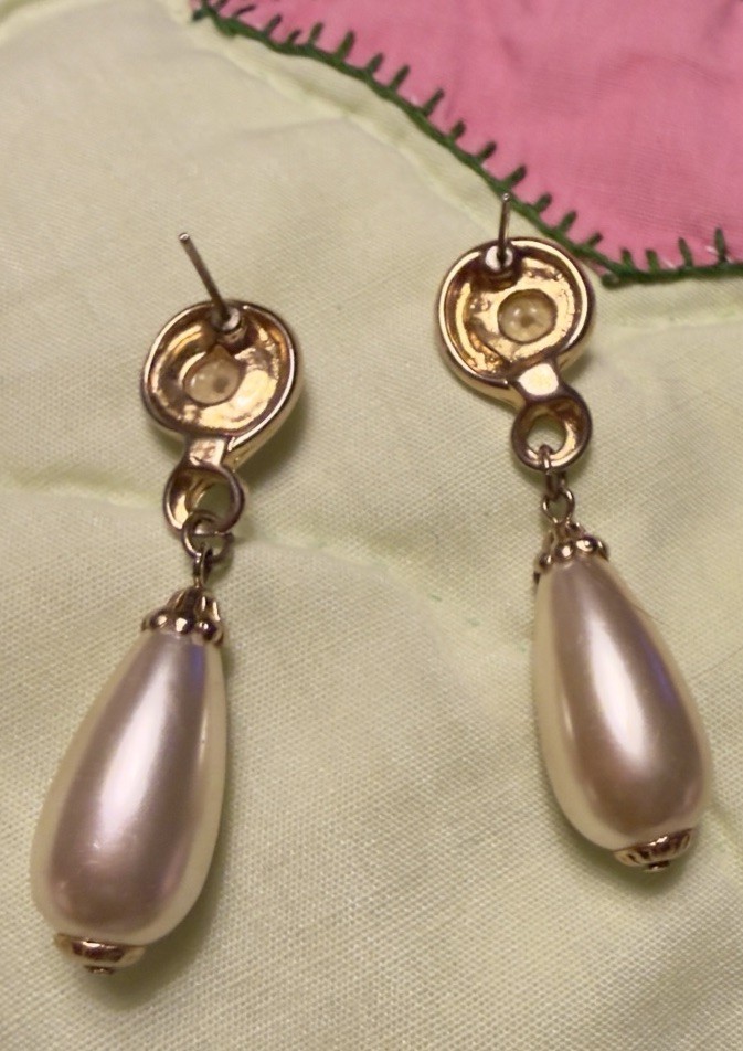 VTG Gold Tone Dangle Faux Pearls Earrings LOT 2 Pierced Lobe LIGHTWEIGHT READ 2″