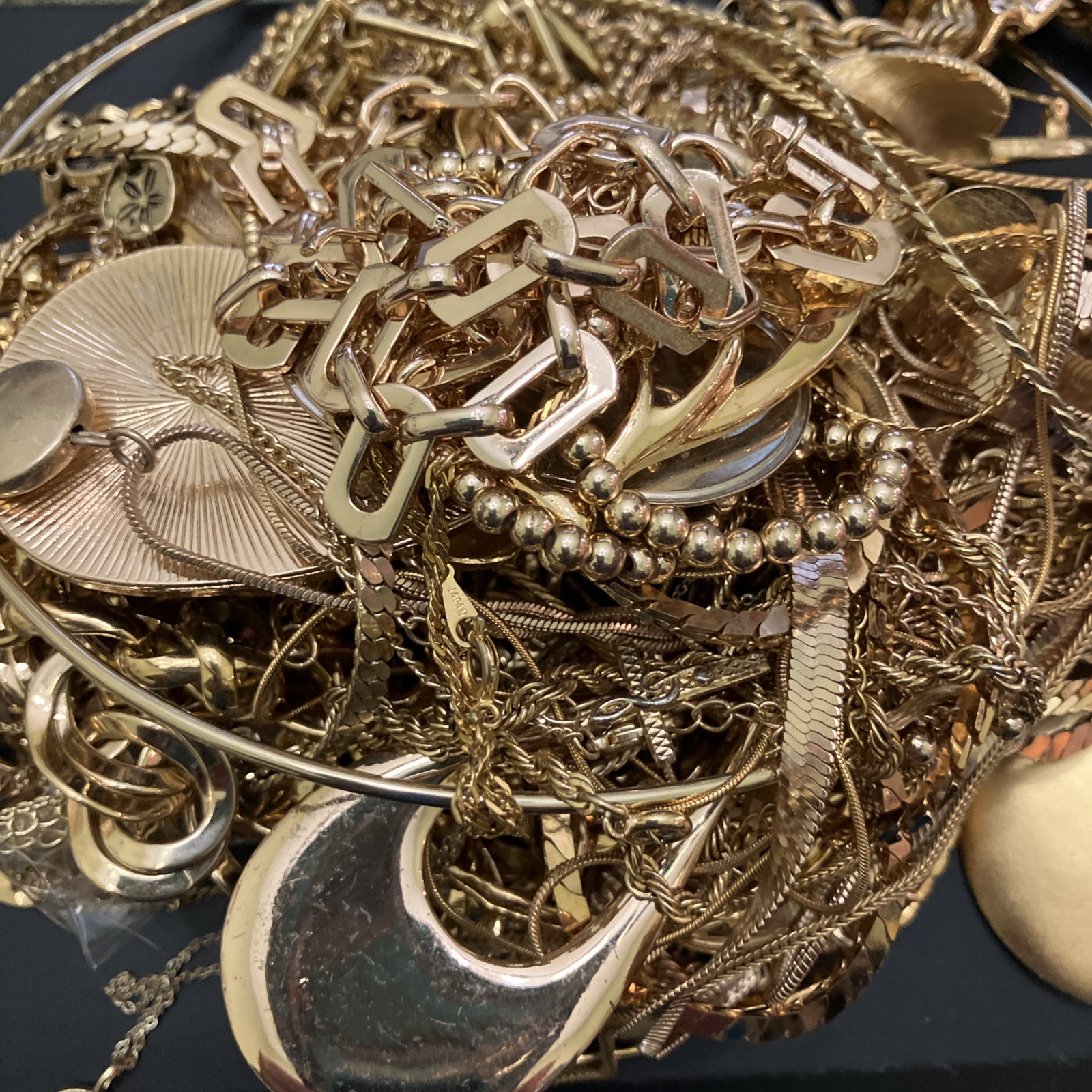 ⚜️ 2 LB Tangled Jewelry Treasure Lot ⚜️ Gold Tone Chains | Unsearched
