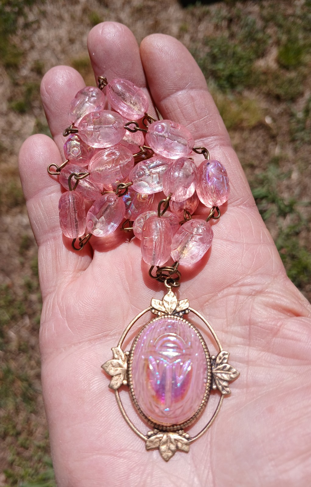 SALE! VINTAGE EGYPTIAN IRID PINK SCARAB PENDANT SCARAB BEAD GLASS NECKLACE SET