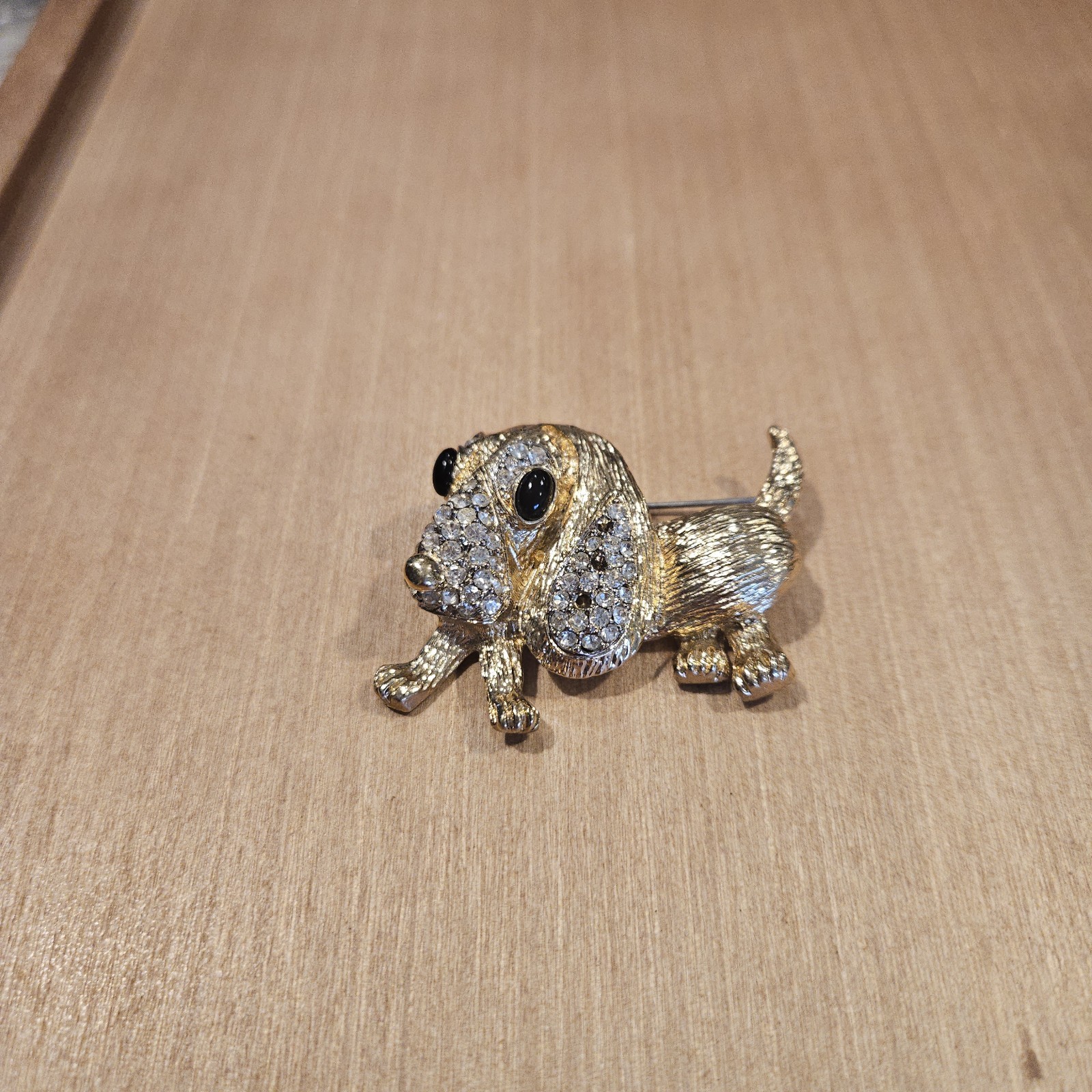 Vintage Rhinestone Dachshund Dog Brooch Gold Tone Crystal Puppy Pin Black Eyes