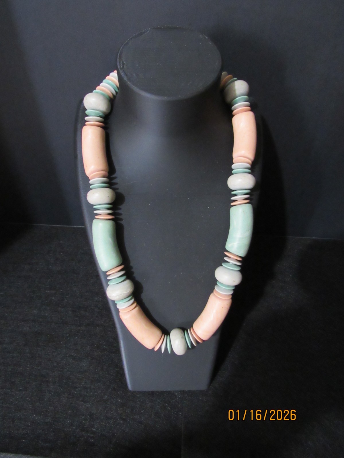 AVON SUN BLEACHED CHUNKY CLAY ? NECKLACE 17″ VGUC