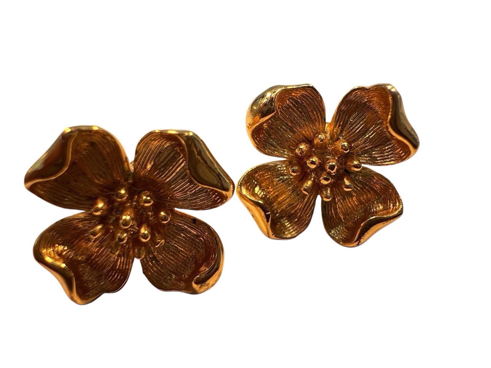 Trifari Dogwood Earrings Flower Pierced Vintage Gold Trifarium Alloy Spring A3